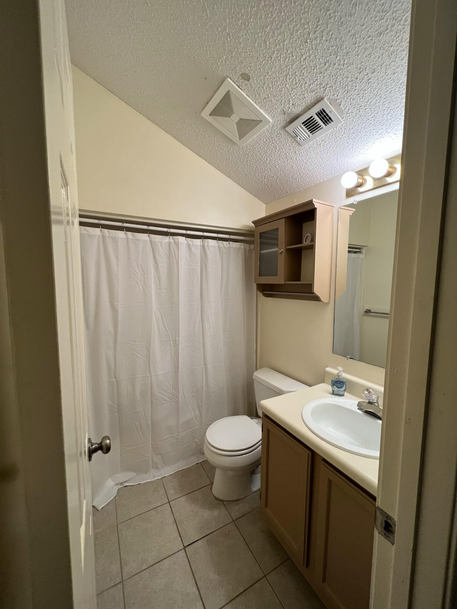 AKESIDE CONDO AT BLUEWATER BAY - Residential Lease