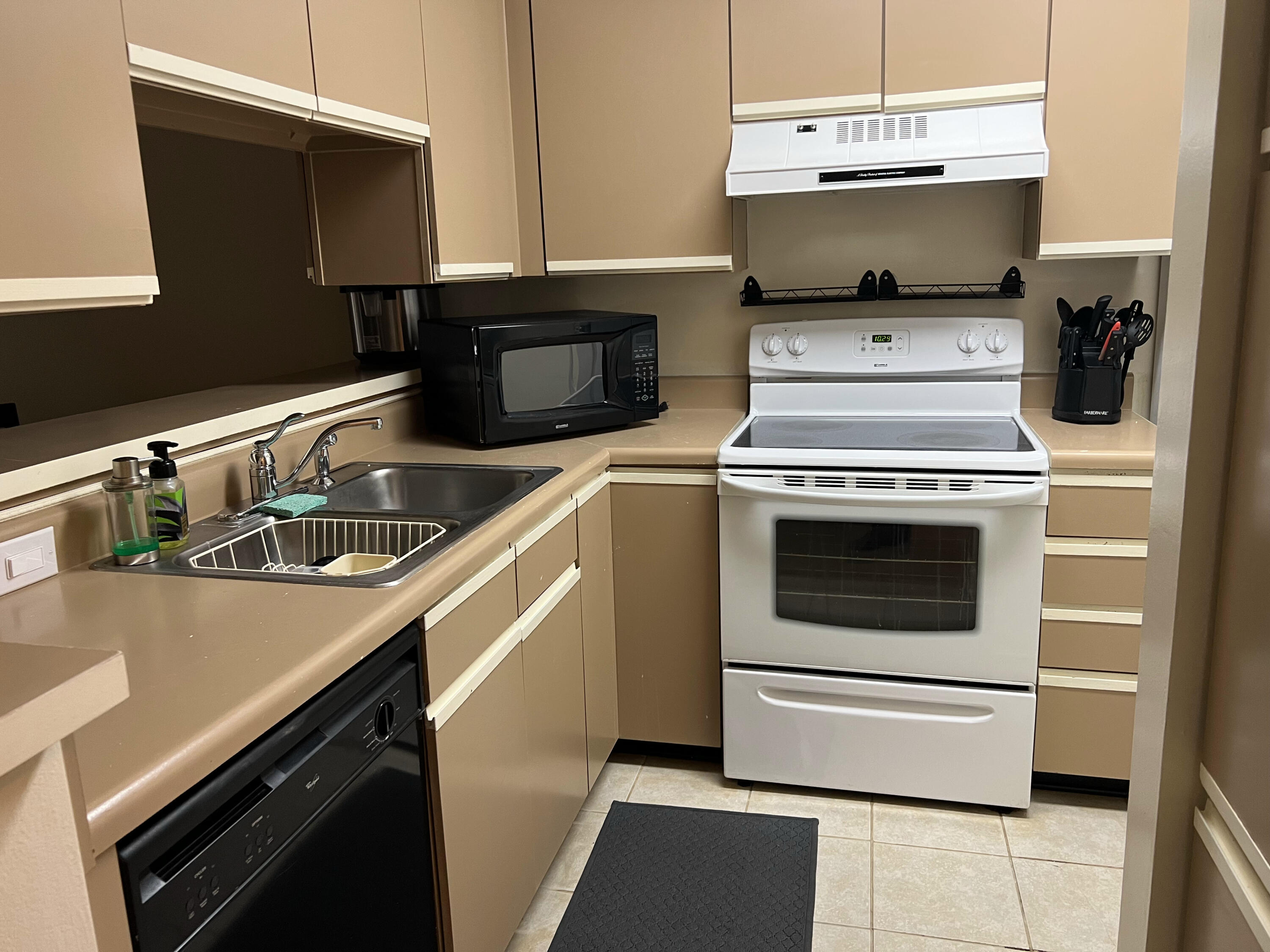 AKESIDE CONDO AT BLUEWATER BAY - Residential Lease