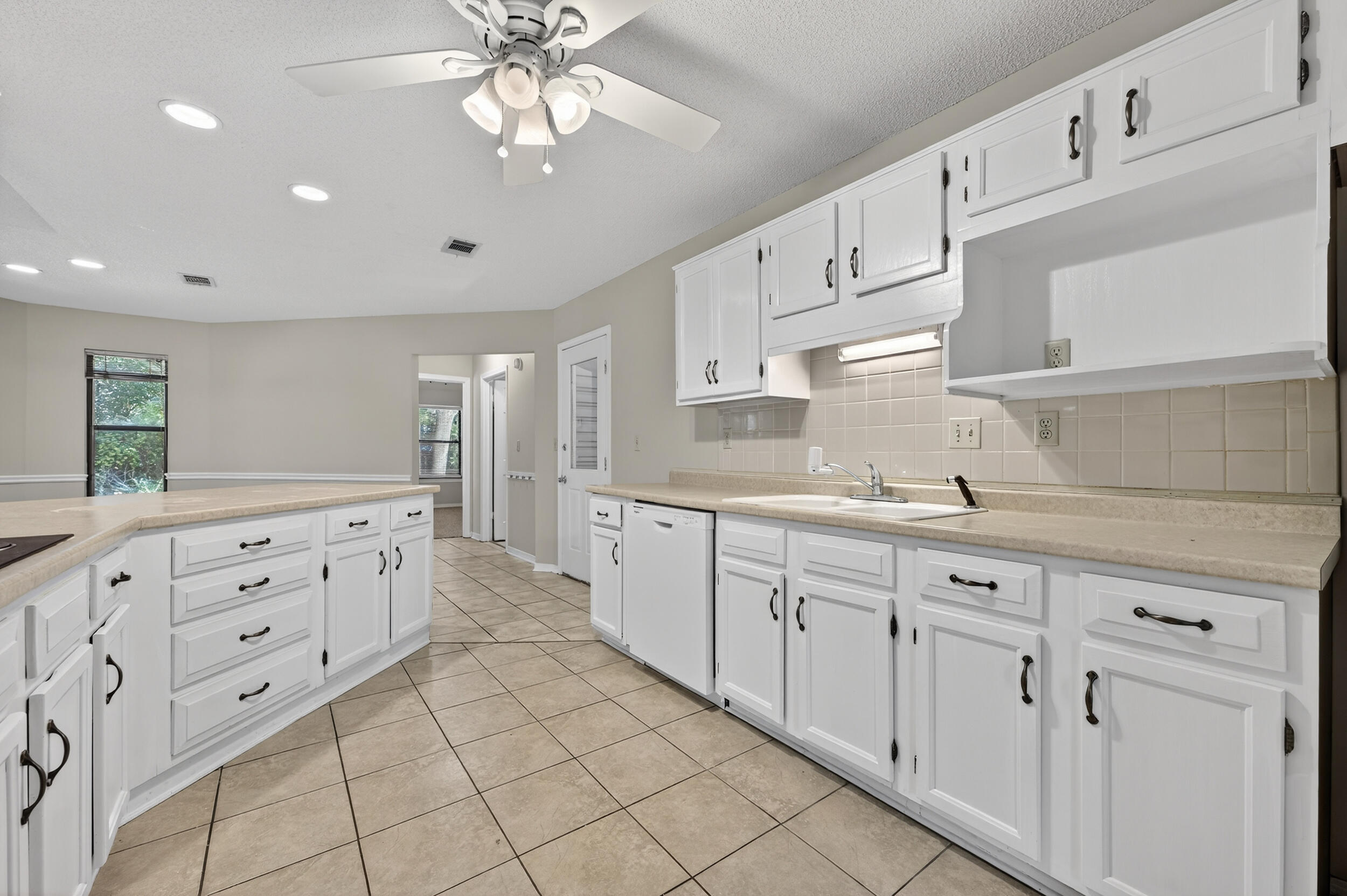 CARIBBEAN VILLAGE WEST - Residential