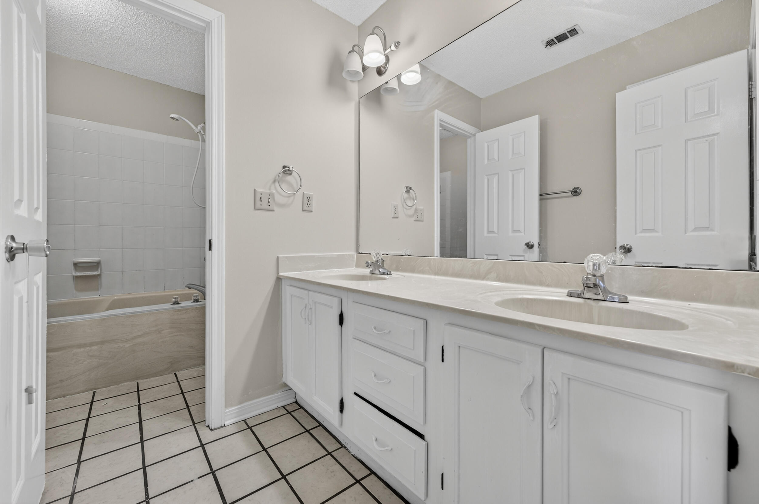 CARIBBEAN VILLAGE WEST - Residential