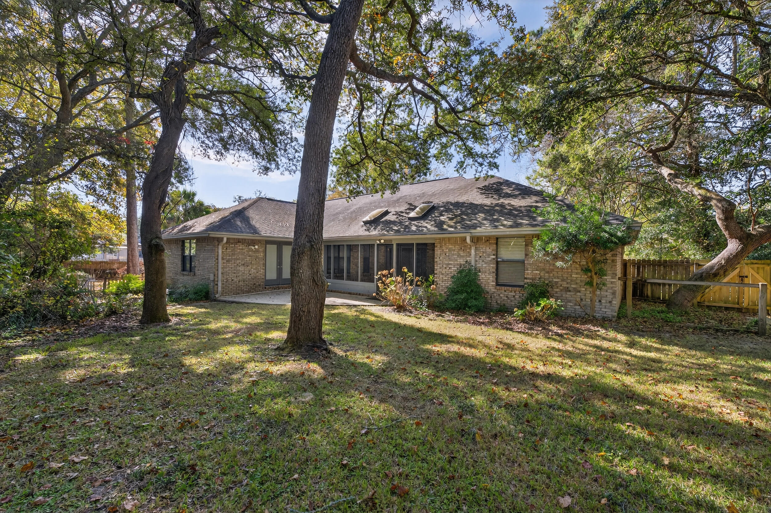 CARIBBEAN VILLAGE WEST - Residential