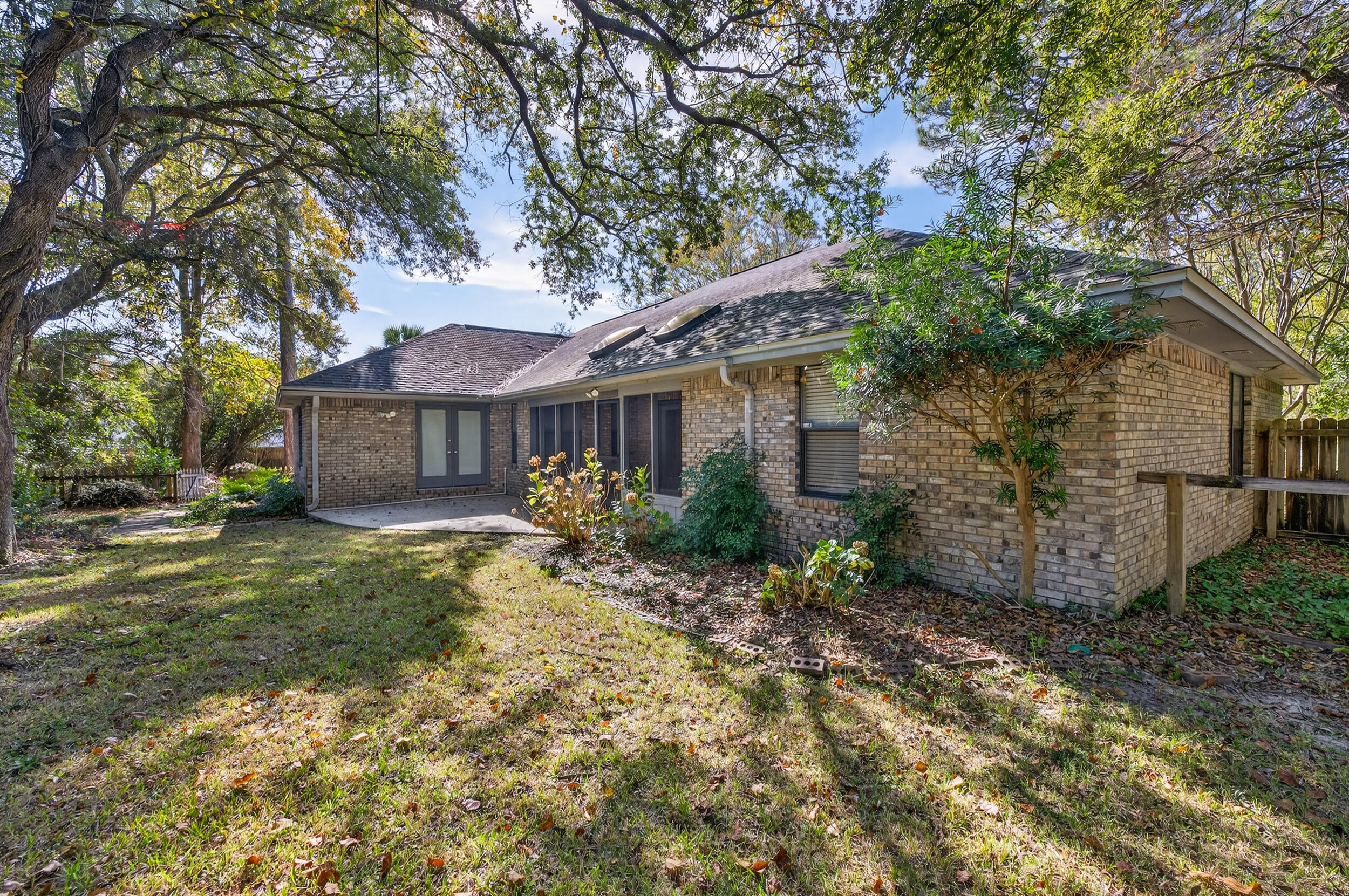 CARIBBEAN VILLAGE WEST - Residential