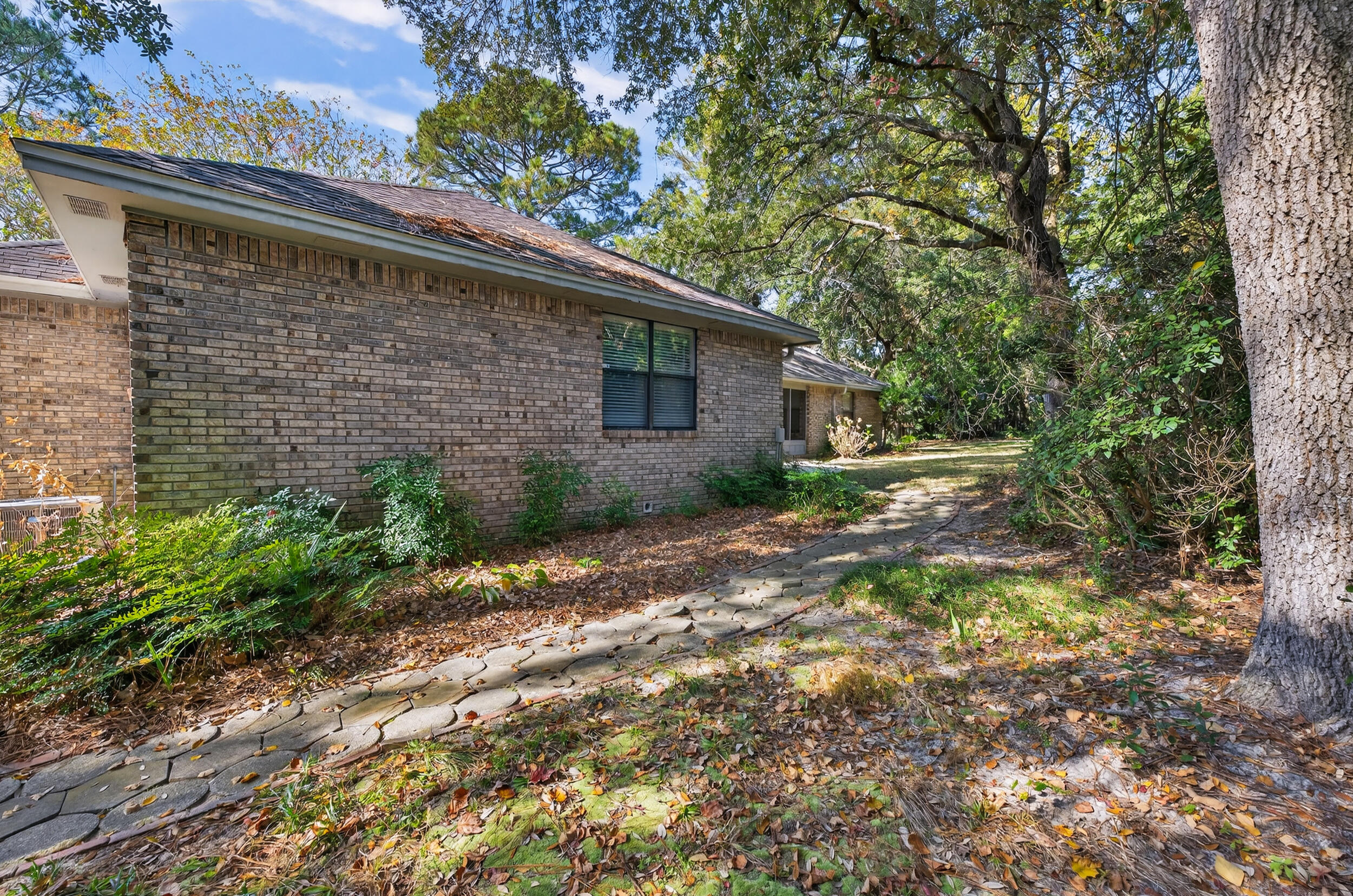 CARIBBEAN VILLAGE WEST - Residential