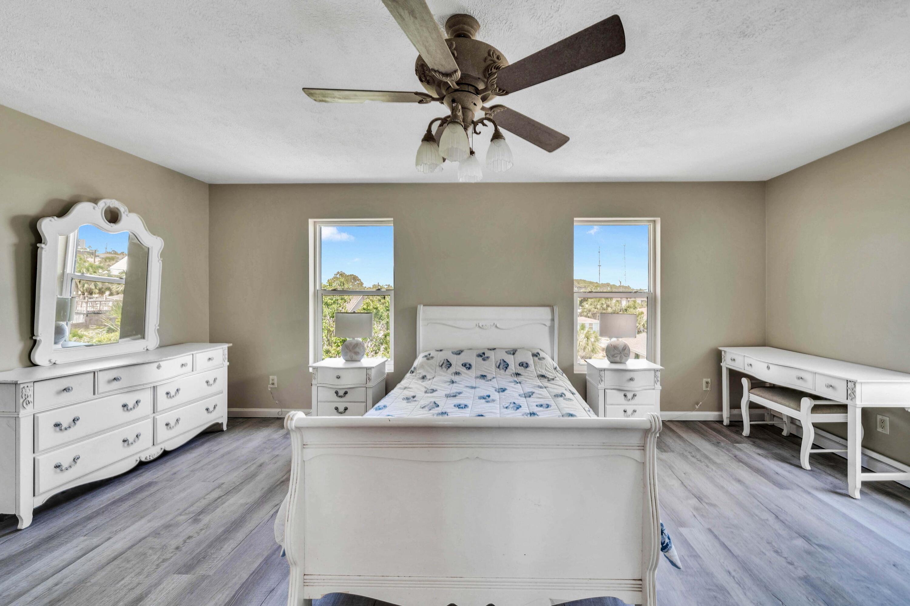 BAHAMA BEACH - Residential