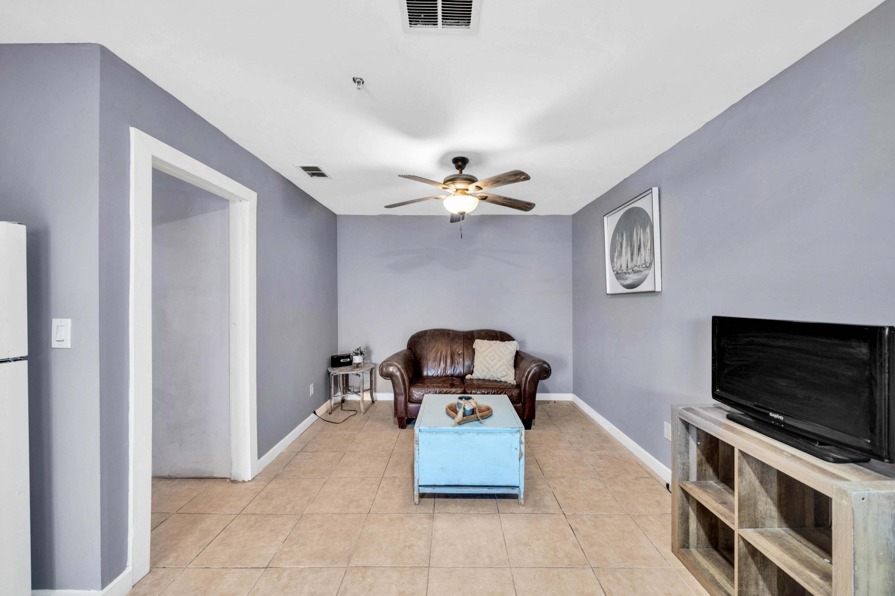 BAHAMA BEACH - Residential