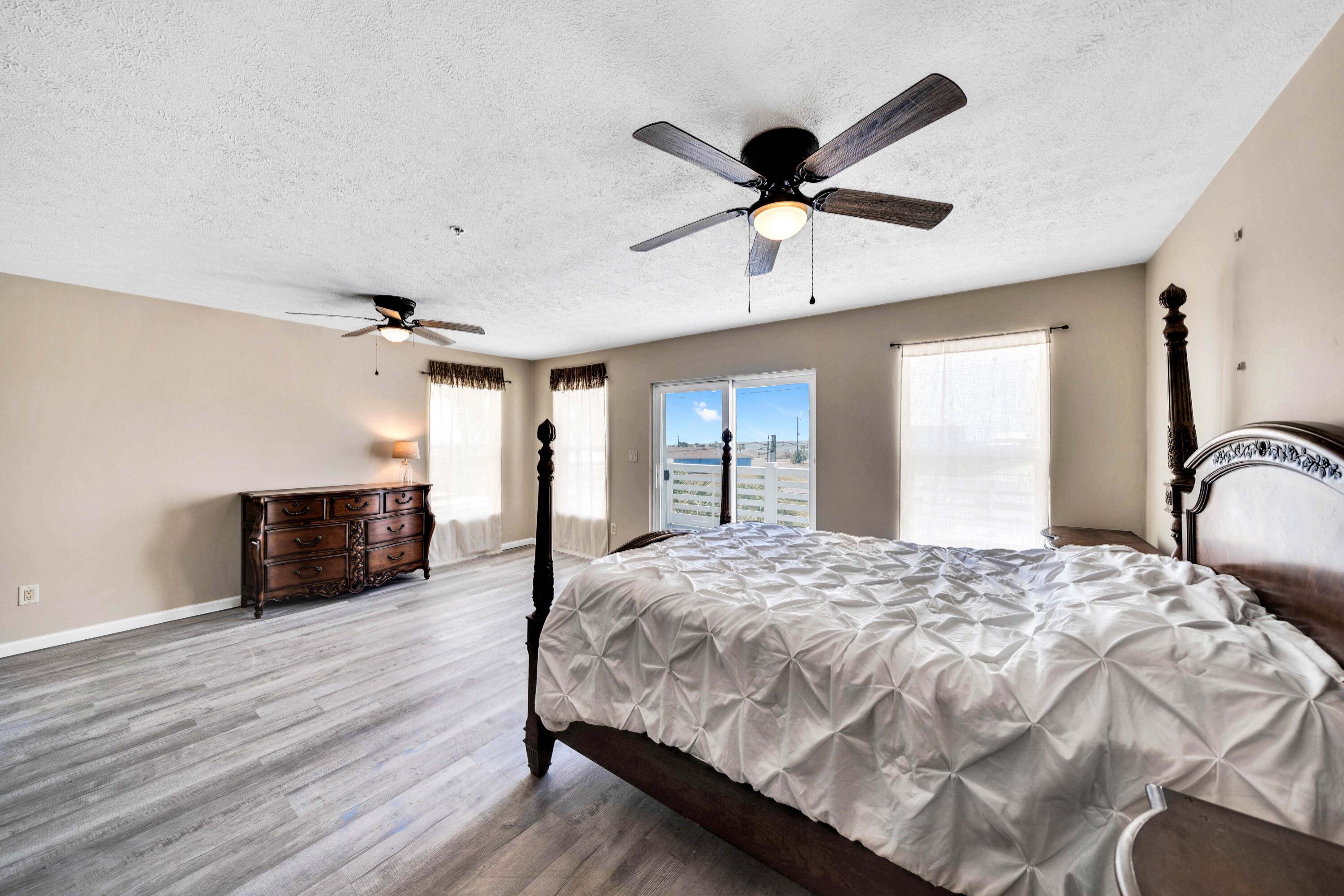 BAHAMA BEACH - Residential