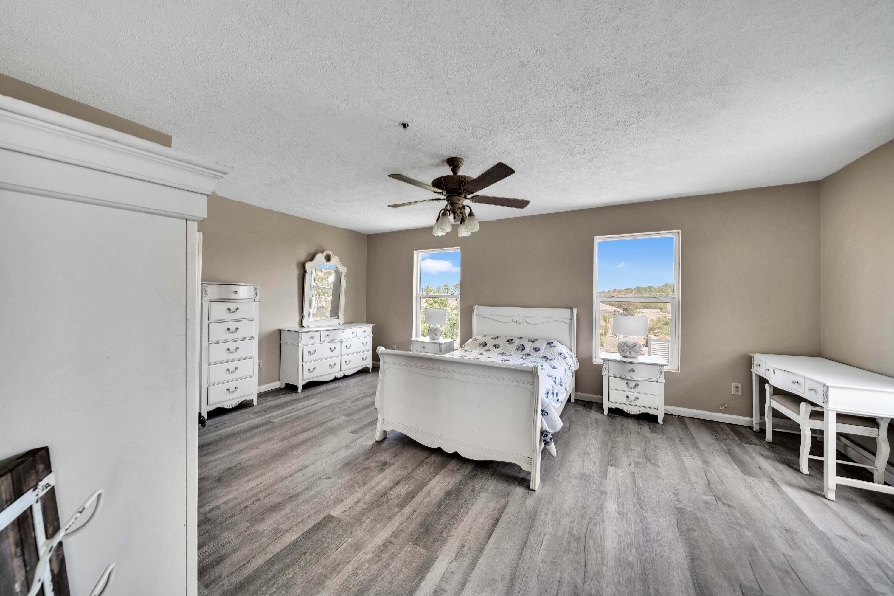 BAHAMA BEACH - Residential