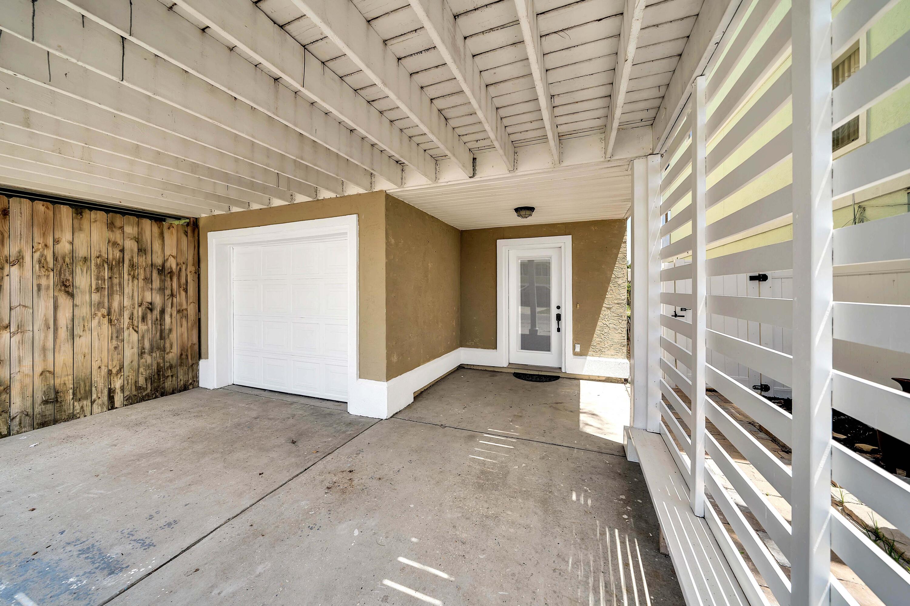 BAHAMA BEACH - Residential