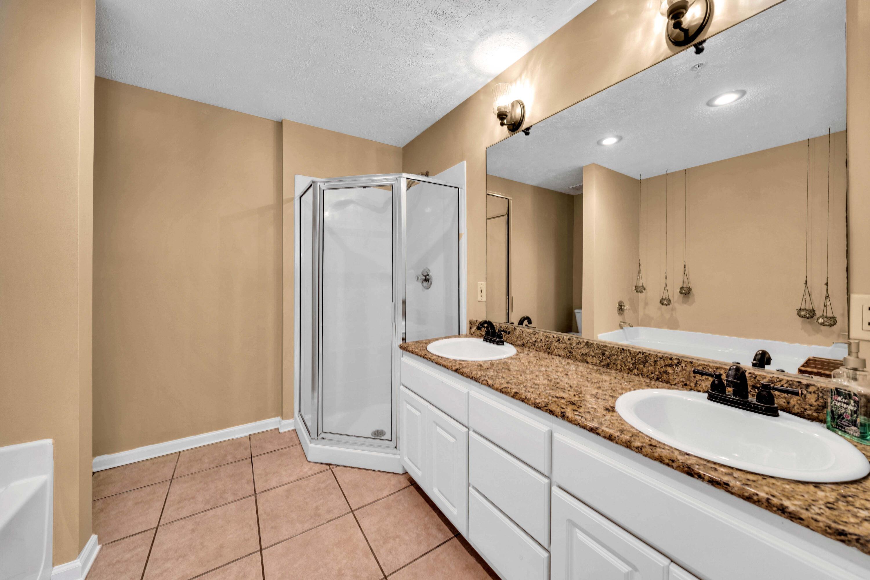 BAHAMA BEACH - Residential