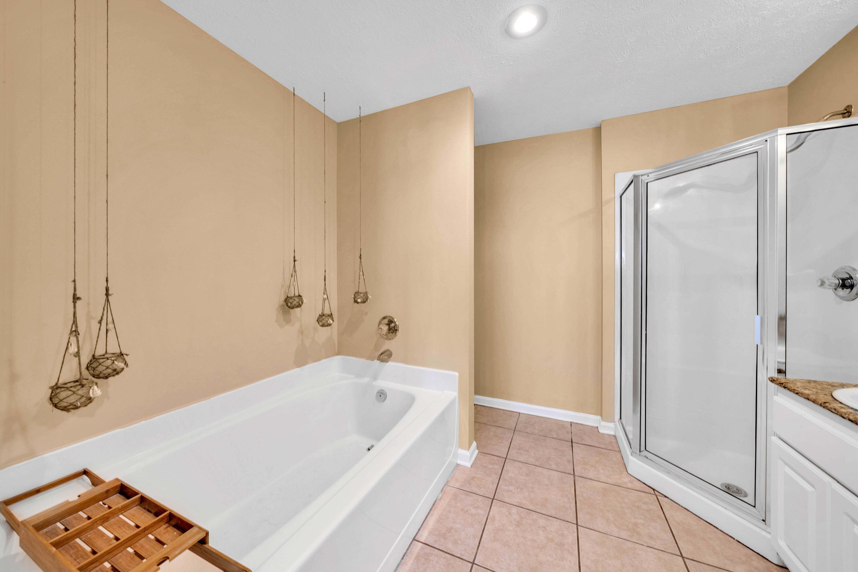 BAHAMA BEACH - Residential