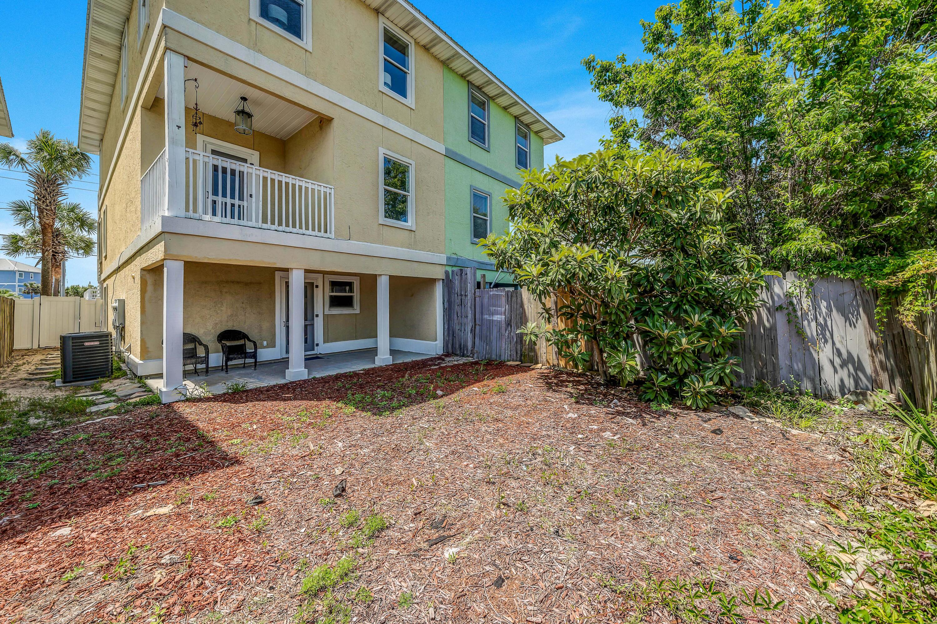 BAHAMA BEACH - Residential