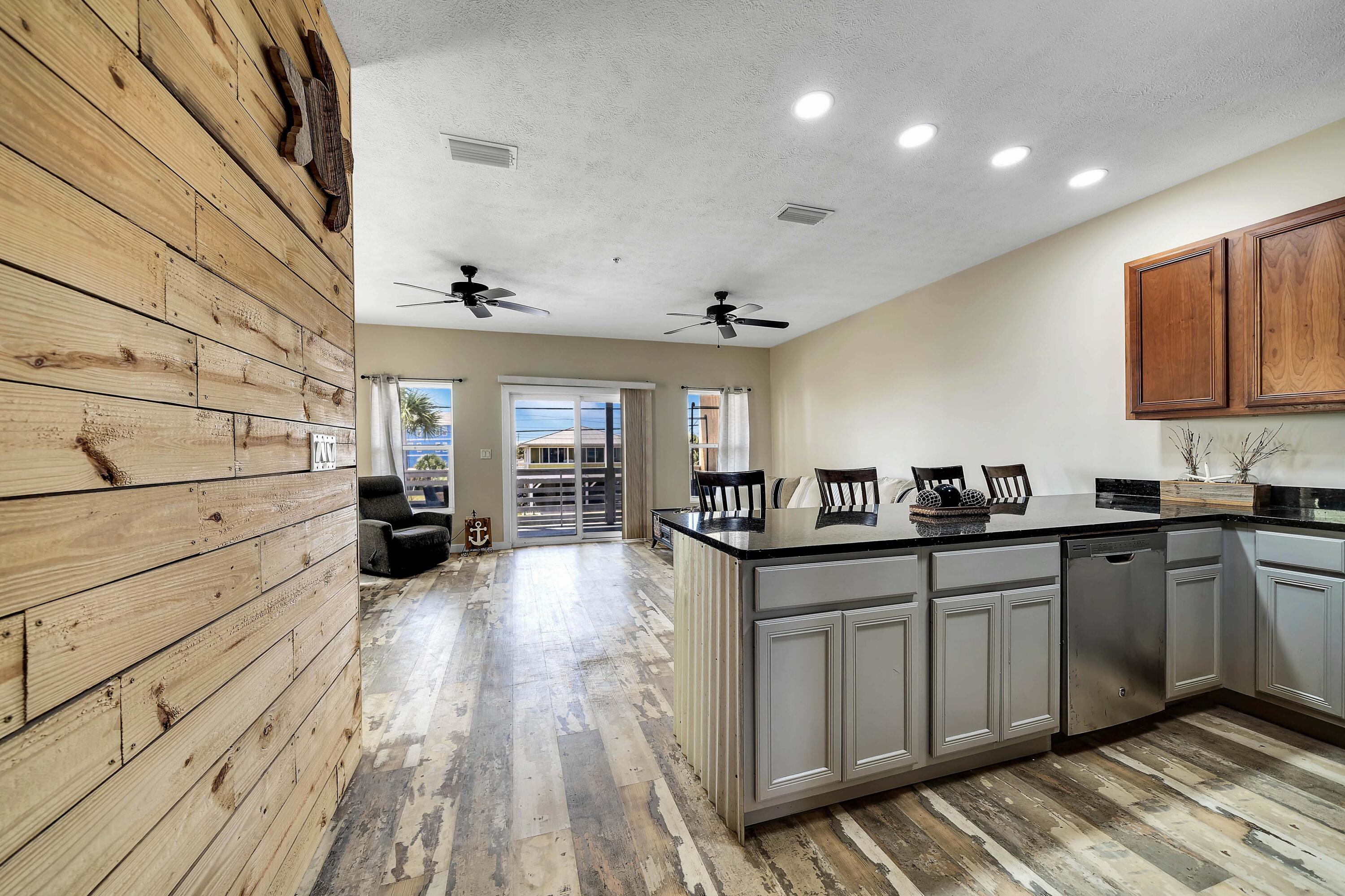 BAHAMA BEACH - Residential