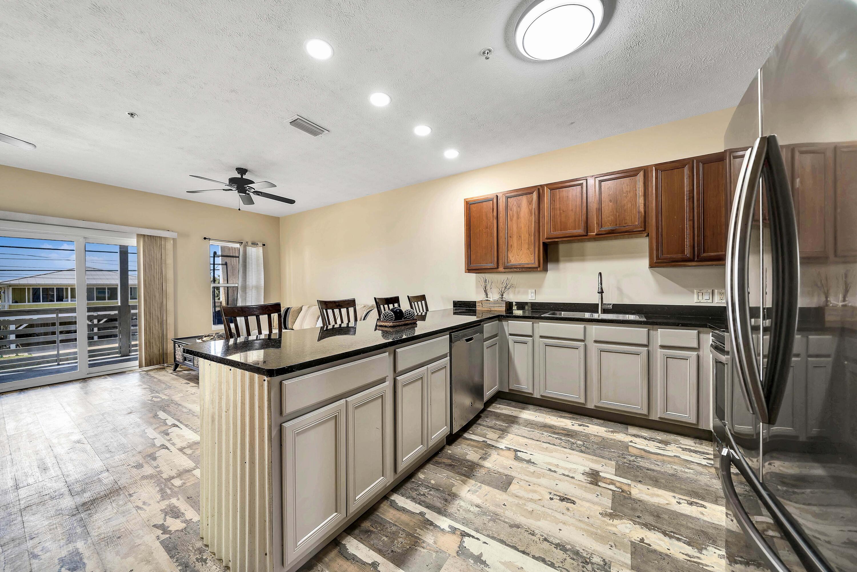 BAHAMA BEACH - Residential