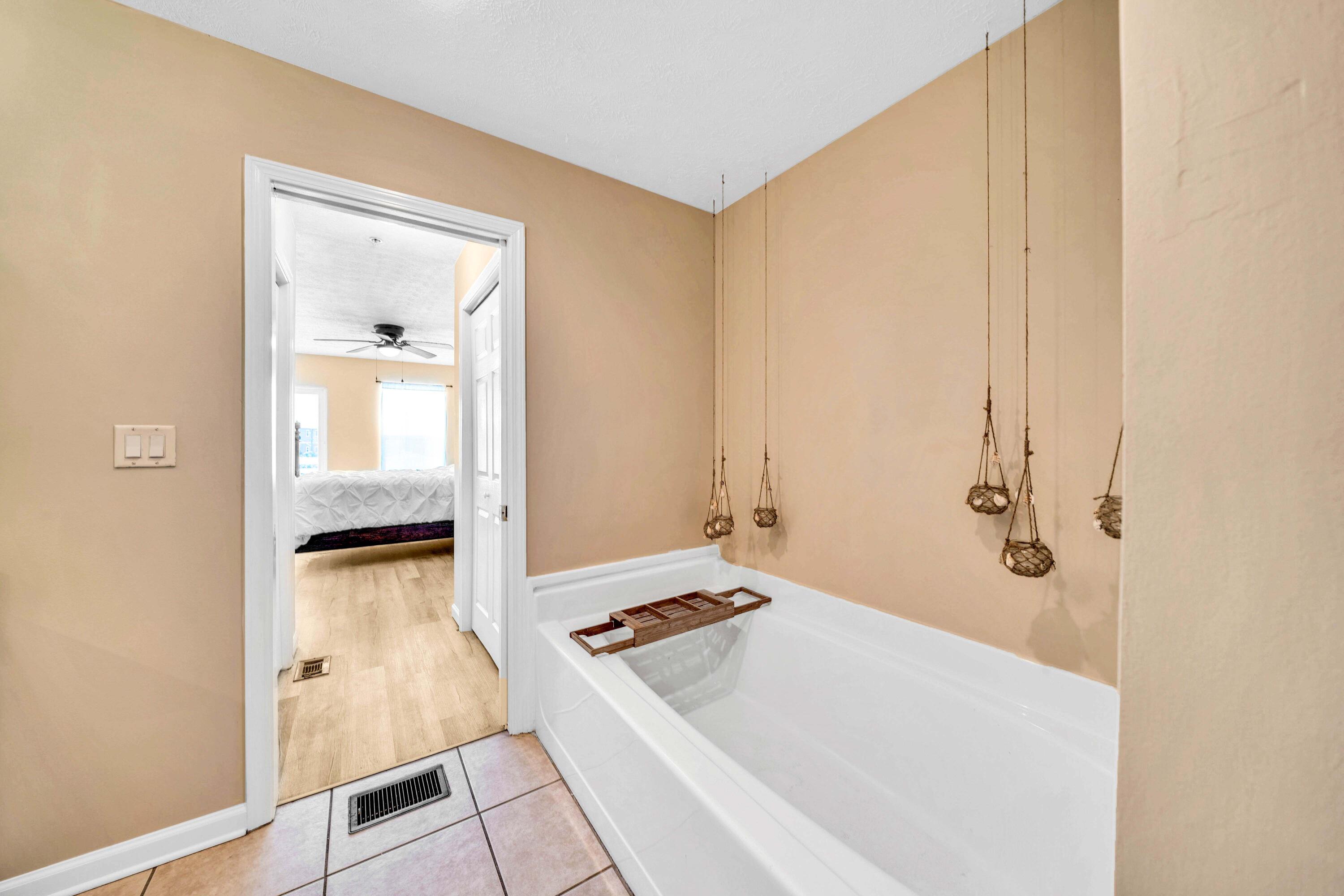 BAHAMA BEACH - Residential