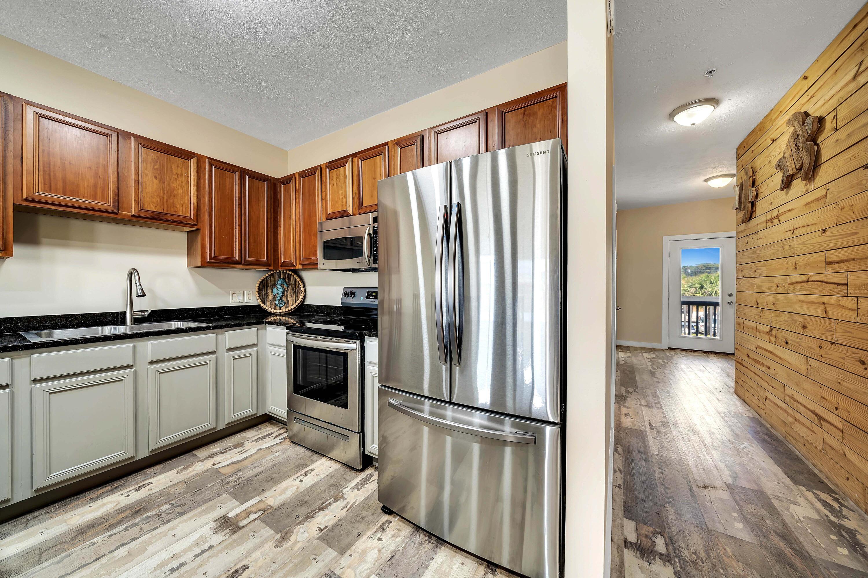 BAHAMA BEACH - Residential