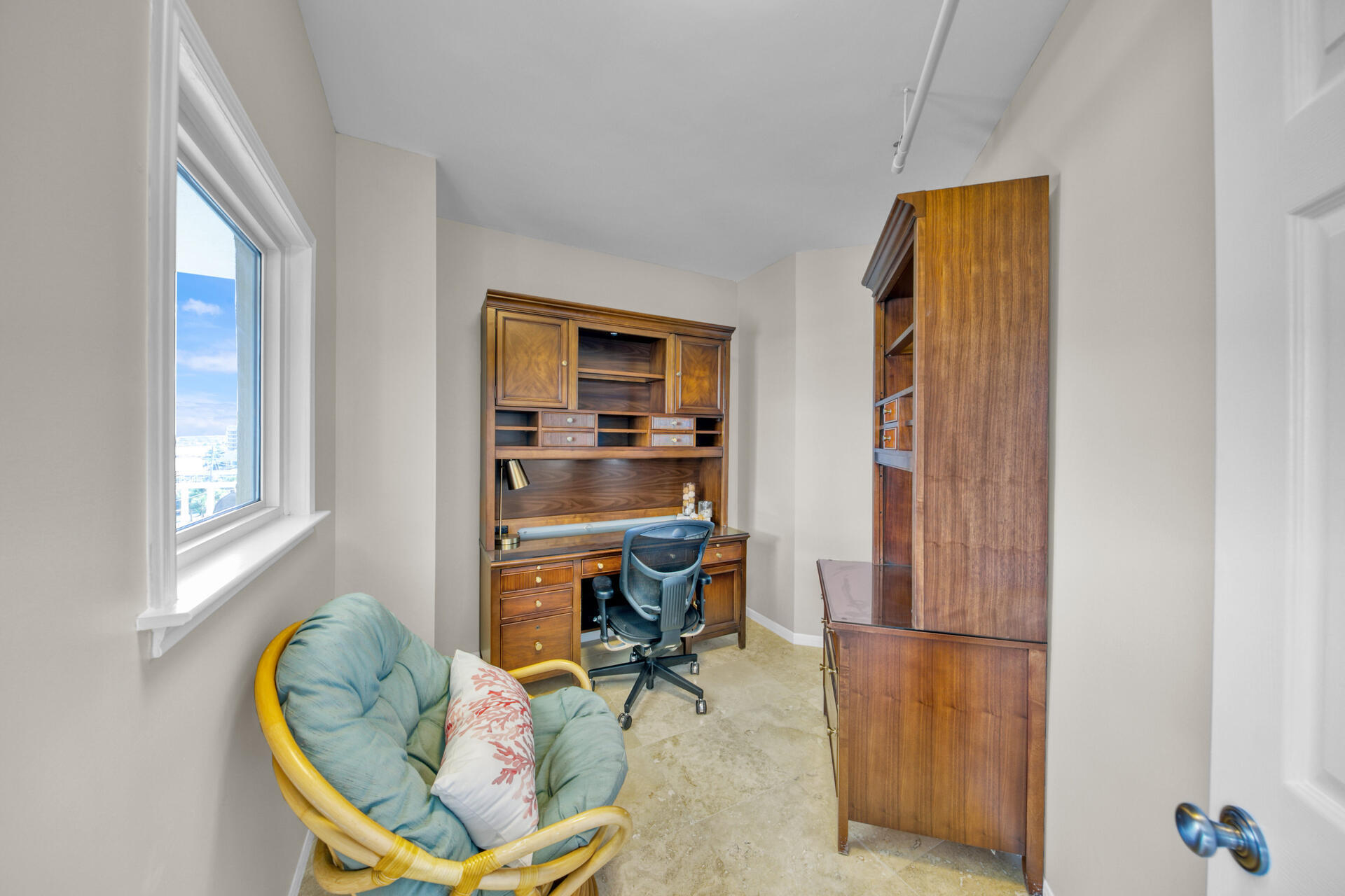 WATERVIEW TOWERS YACHT CLUB - Residential