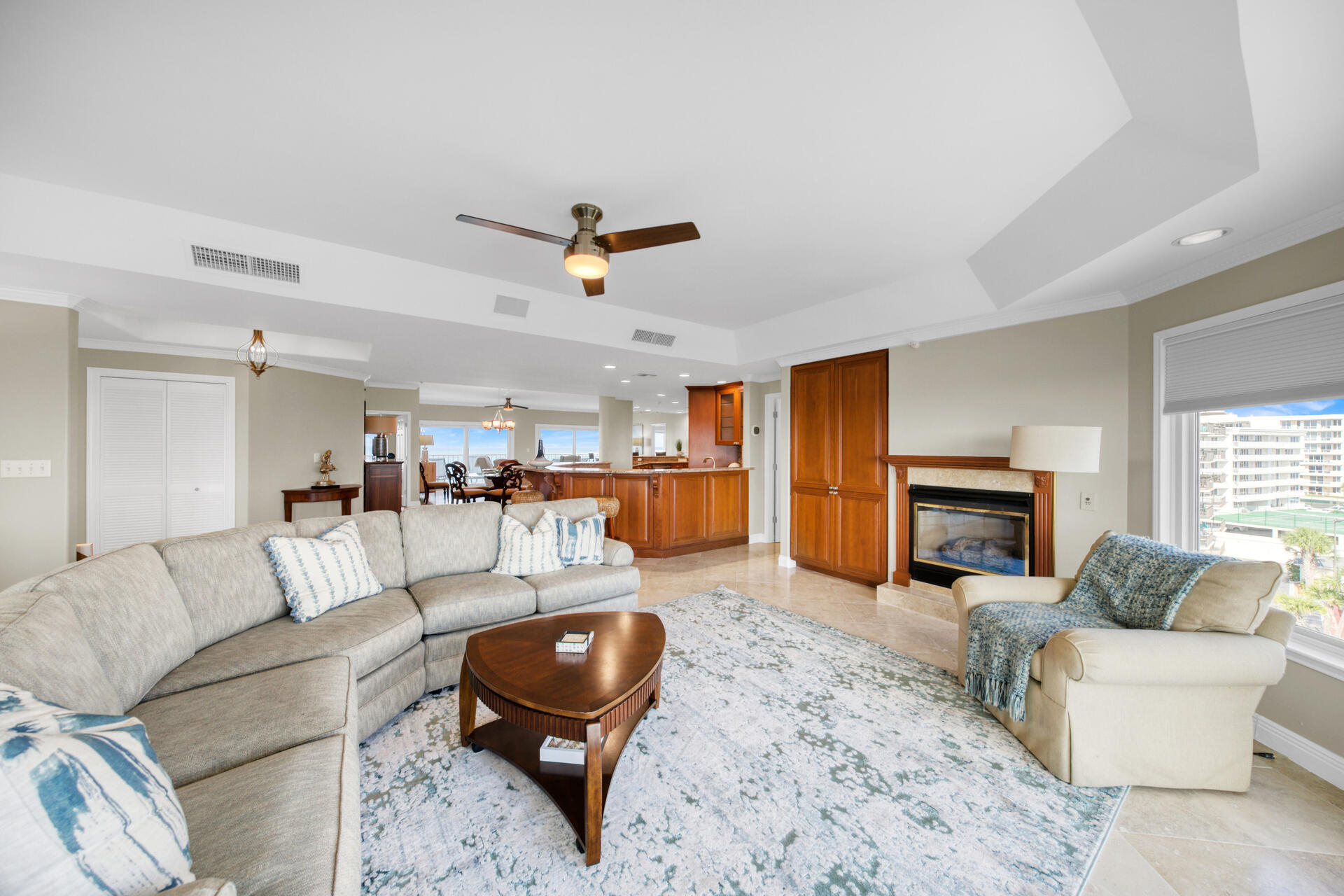 WATERVIEW TOWERS YACHT CLUB - Residential