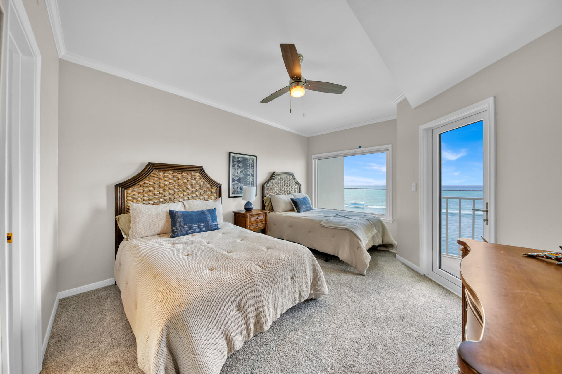 WATERVIEW TOWERS YACHT CLUB - Residential