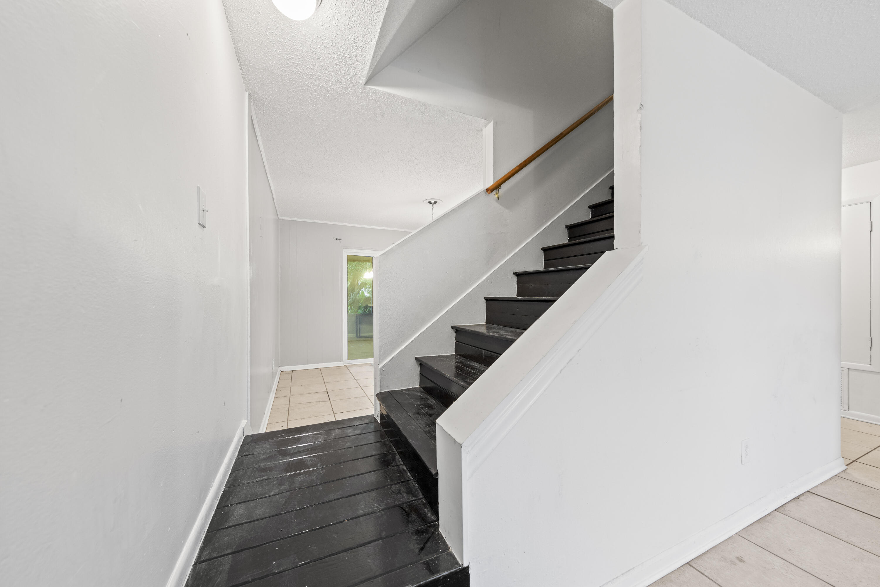 VALENCIA ARMS - Residential