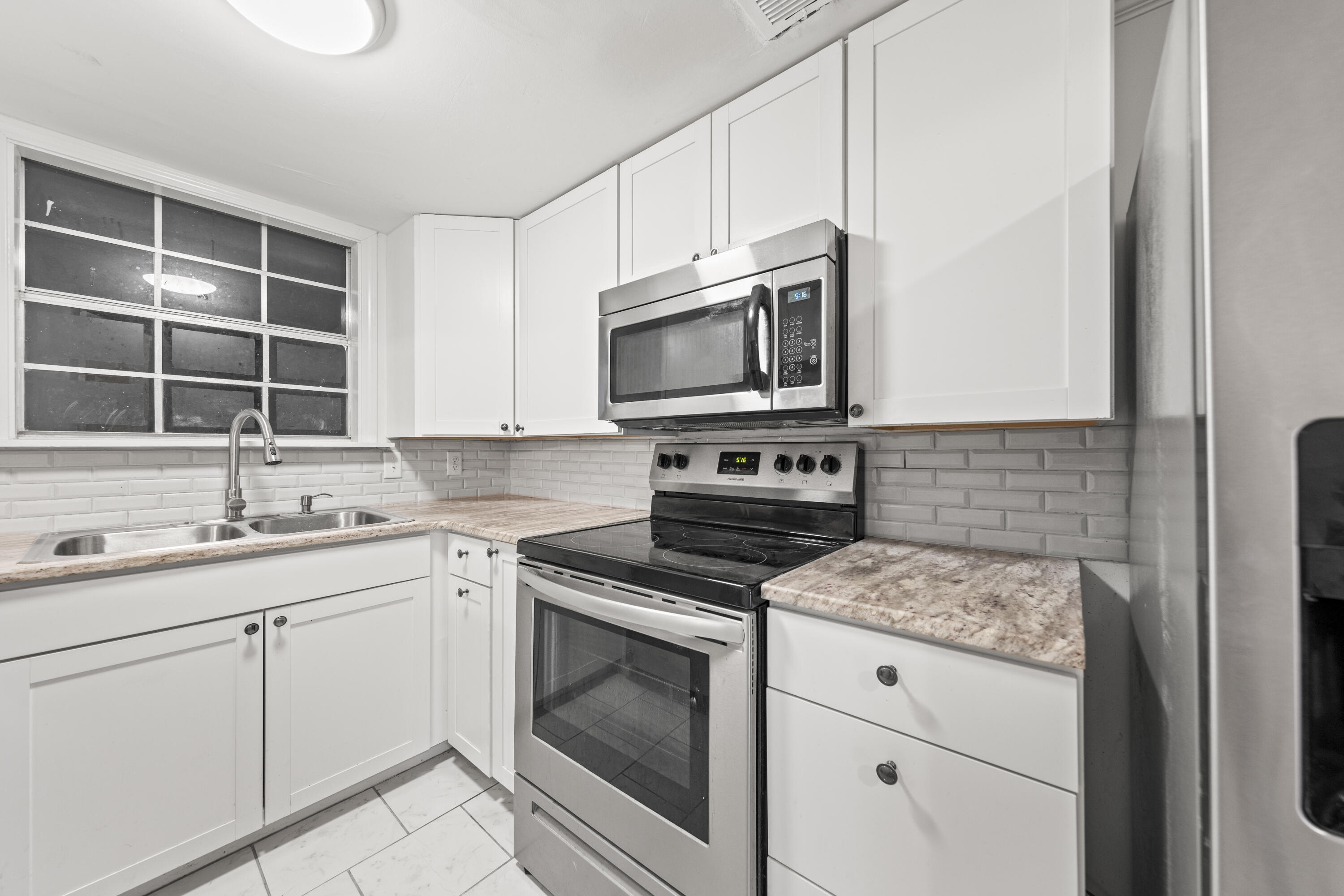 VALENCIA ARMS - Residential