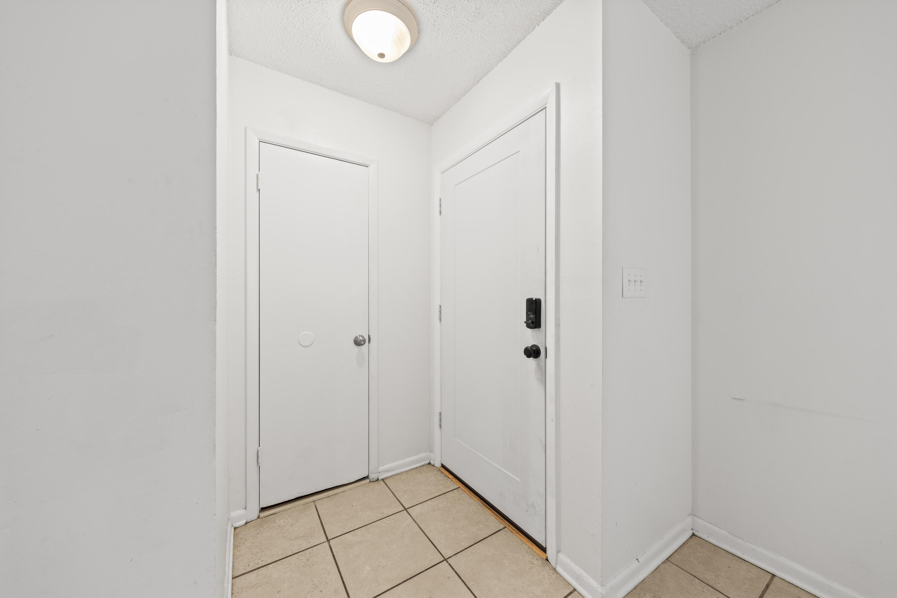 VALENCIA ARMS - Residential