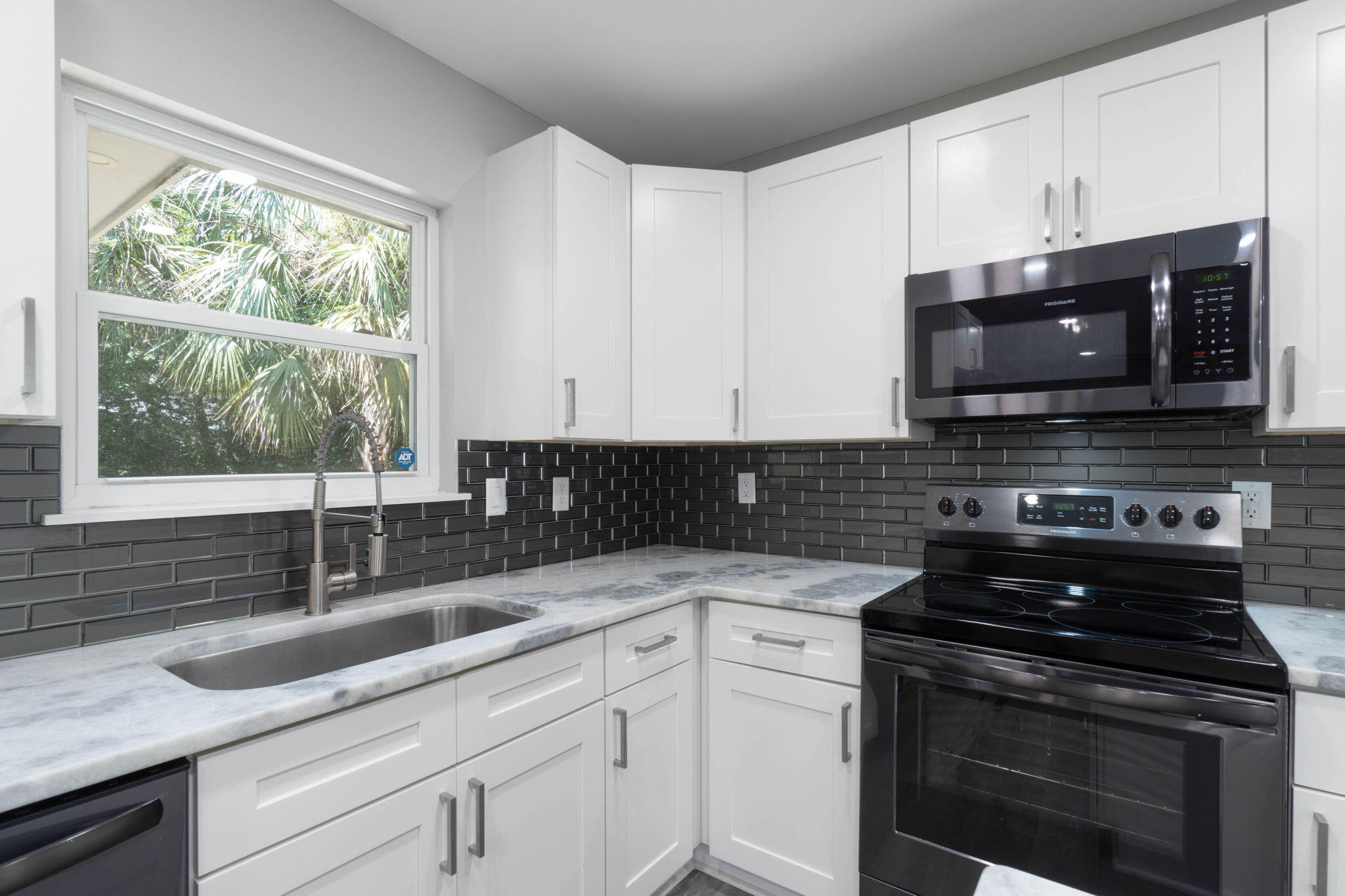 COLONY ESTATES LOT 37 BLK 4 - Residential Lease