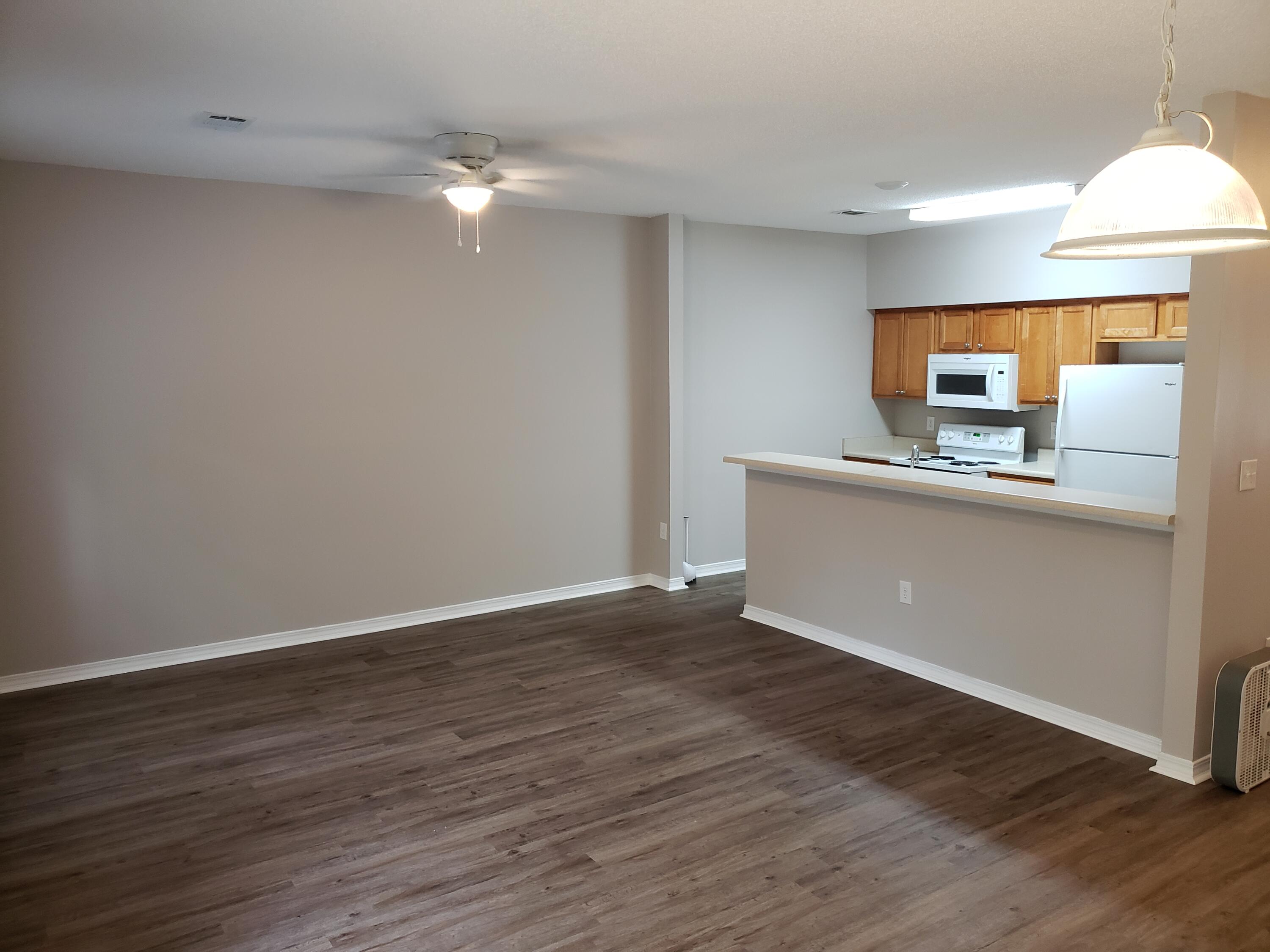SANTA ROSA OAKS CONDOMINIUM - Residential