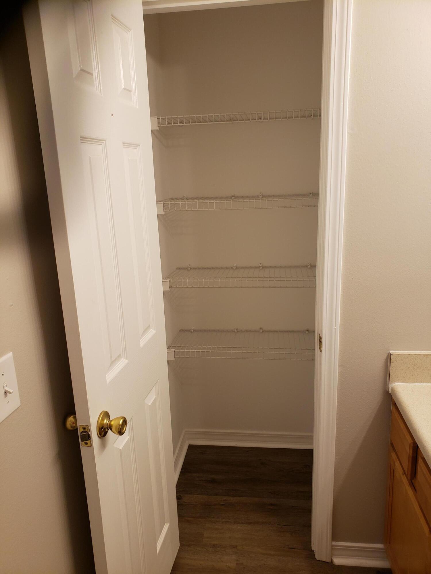 SANTA ROSA OAKS CONDOMINIUM - Residential