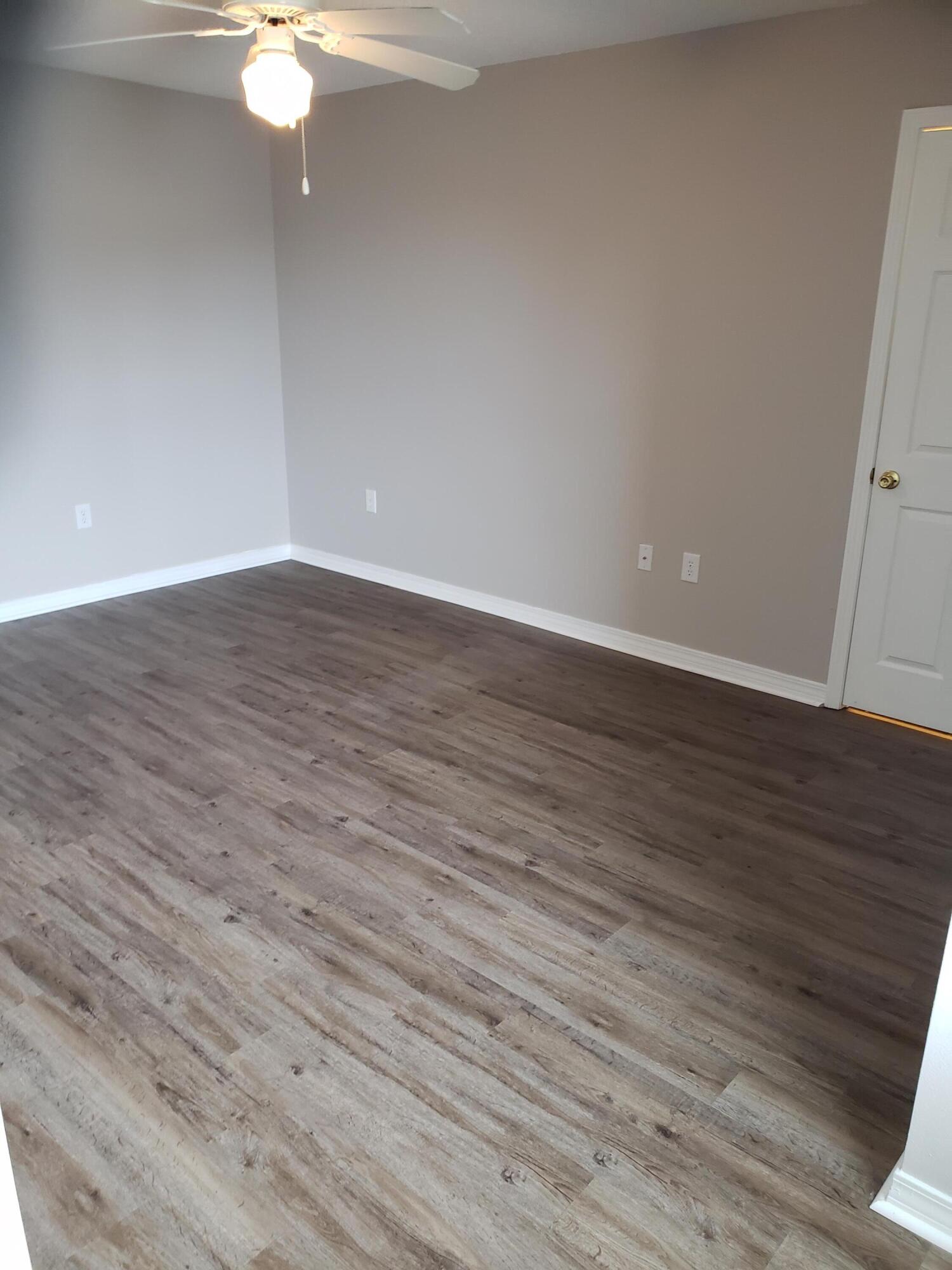 SANTA ROSA OAKS CONDOMINIUM - Residential