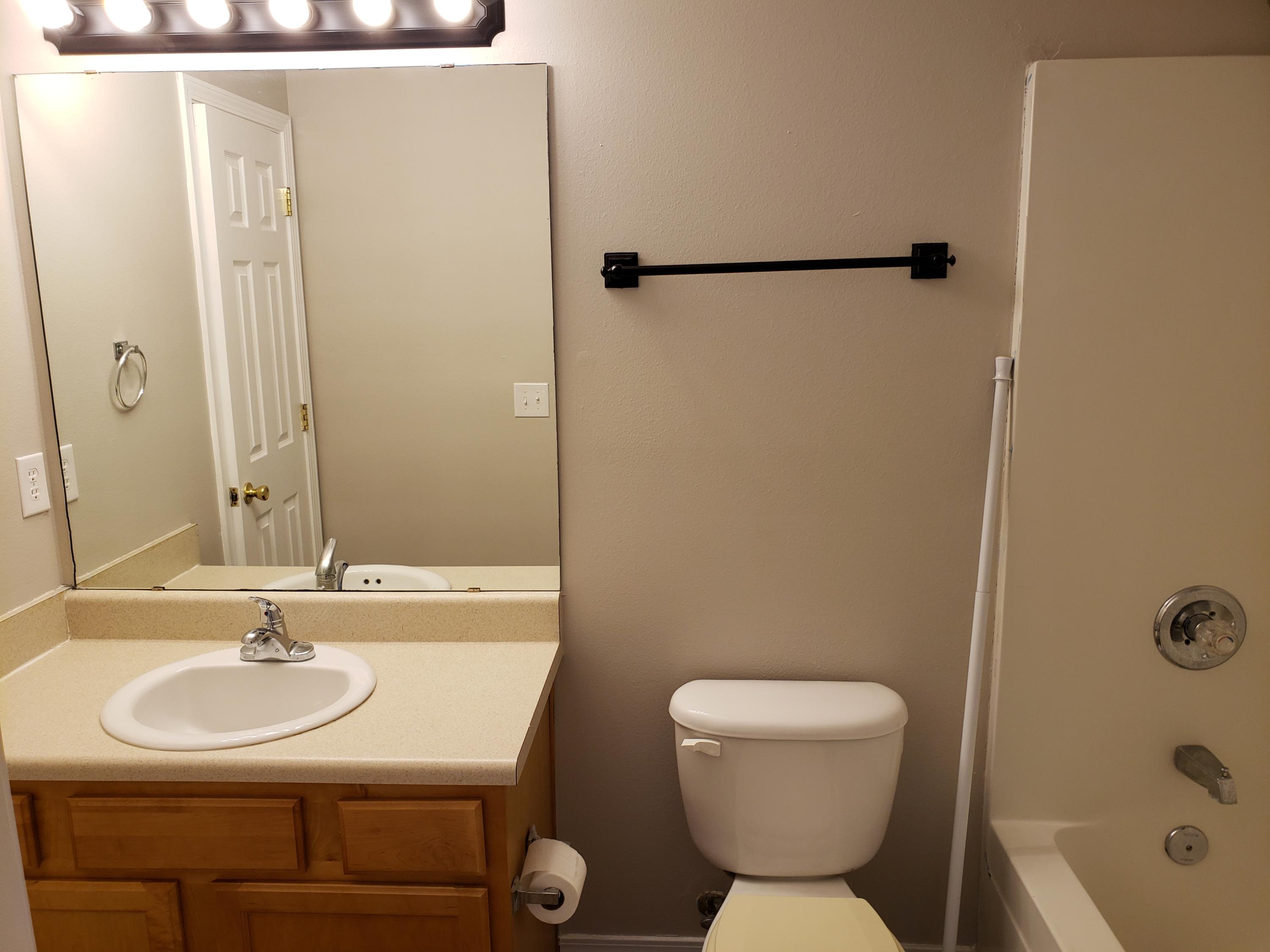 SANTA ROSA OAKS CONDOMINIUM - Residential