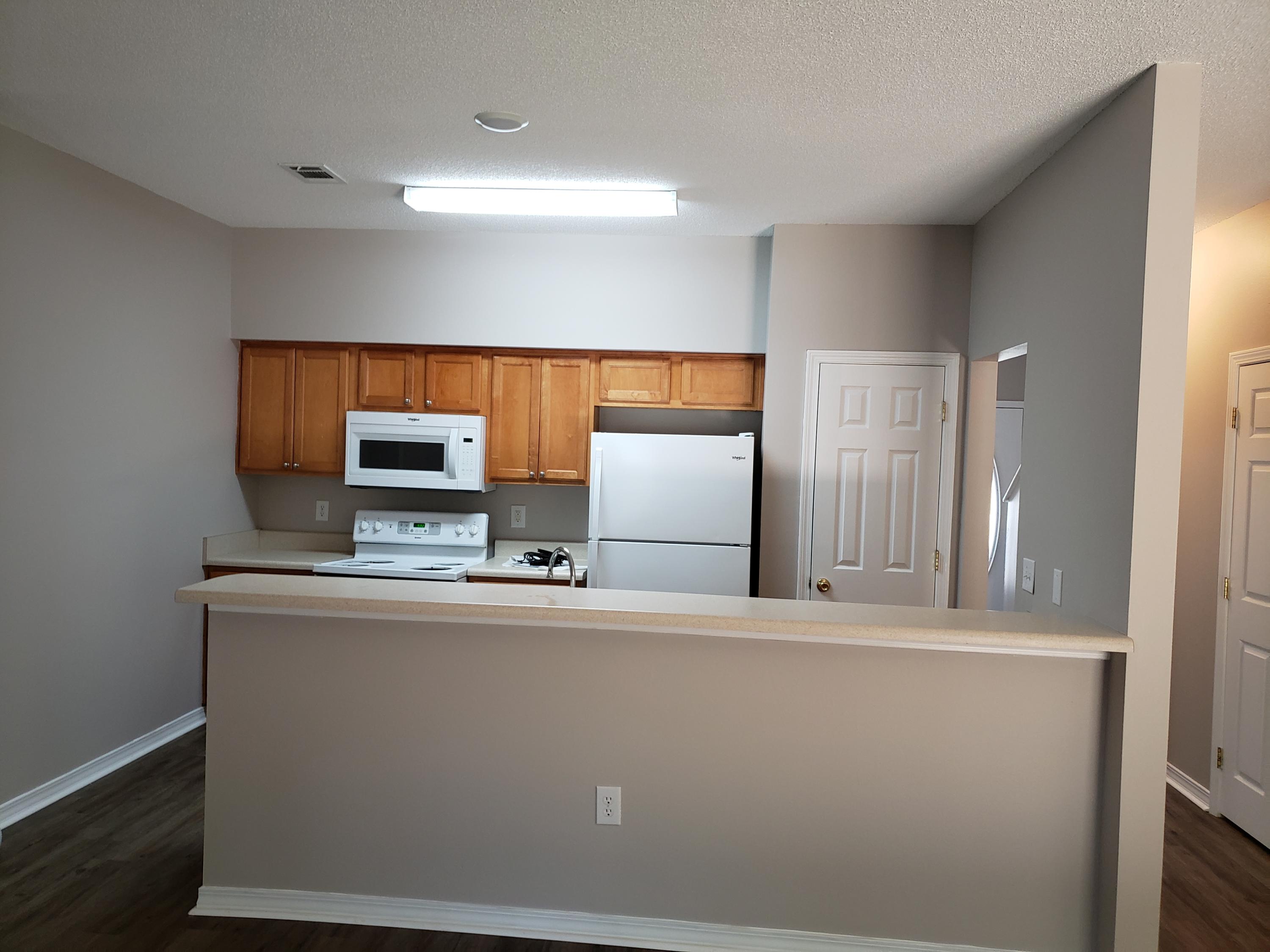 SANTA ROSA OAKS CONDOMINIUM - Residential
