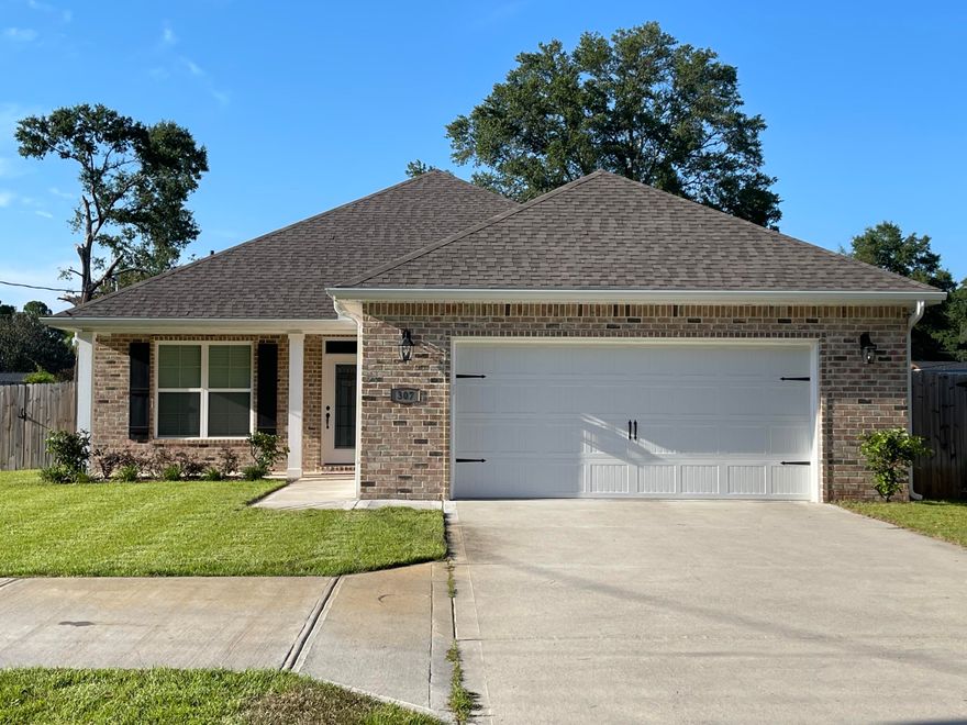 Gorgeous home in central Fort Walton Beach.   4 bedrooms with a split bedroom floor plan for privacy.  Kitchen has granite countertops and island. It is open to the living room/dining room combo. Wood plank tile throughout with carpet in bedrooms.  Master bedroom is spacious and has 9 foot ceilings . Master bath has garden tub with large walk in shower.  Large privacy fenced back yard.  Lawn pump and sprinkler system.  No pets allowed and no smoking or vaping in home or garage.