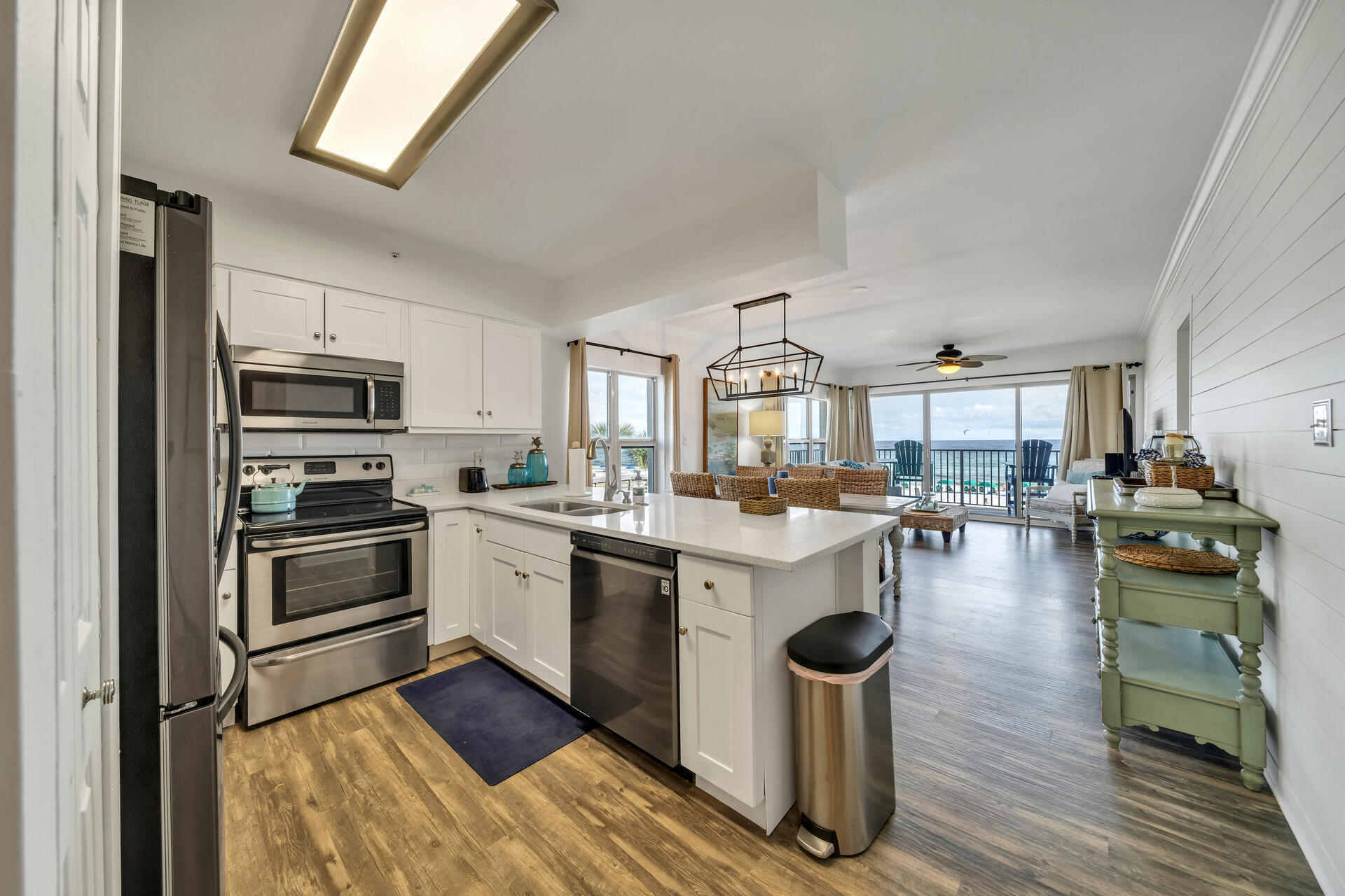 EMERALD TOWERS WEST CONDO - Residential