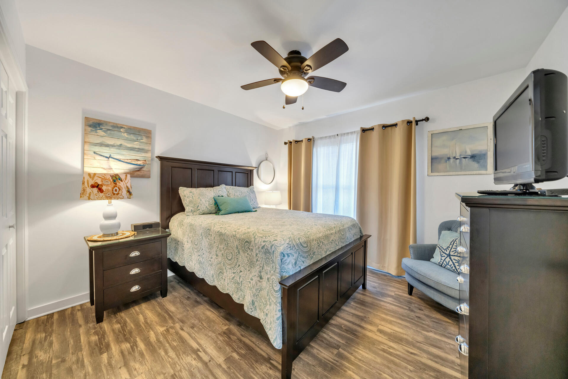 EMERALD TOWERS WEST CONDO - Residential