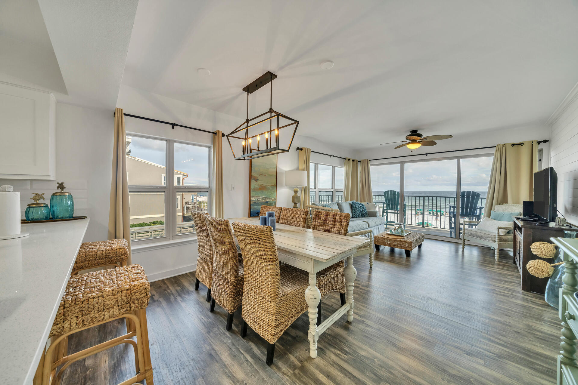 EMERALD TOWERS WEST CONDO - Residential
