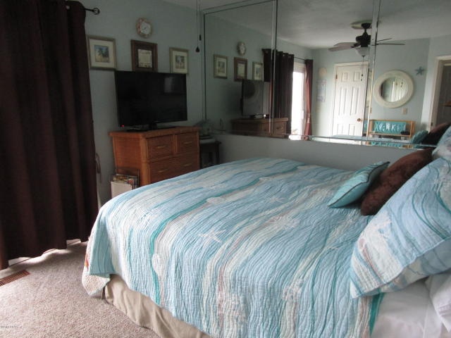 Shoreline 9 Townhouses - Residential