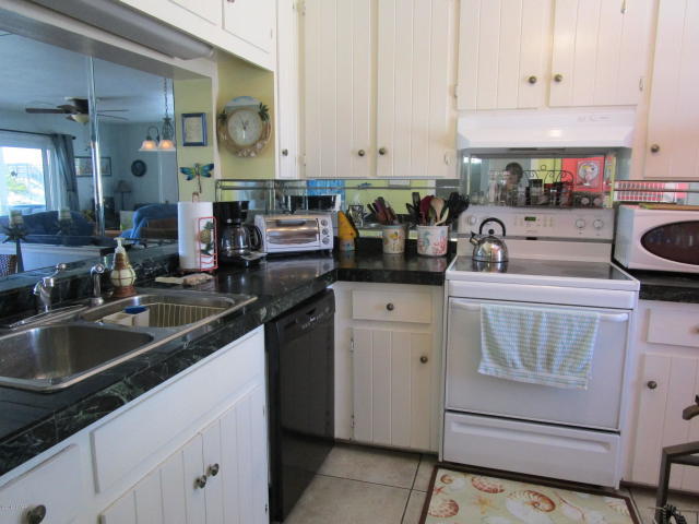 Shoreline 9 Townhouses - Residential