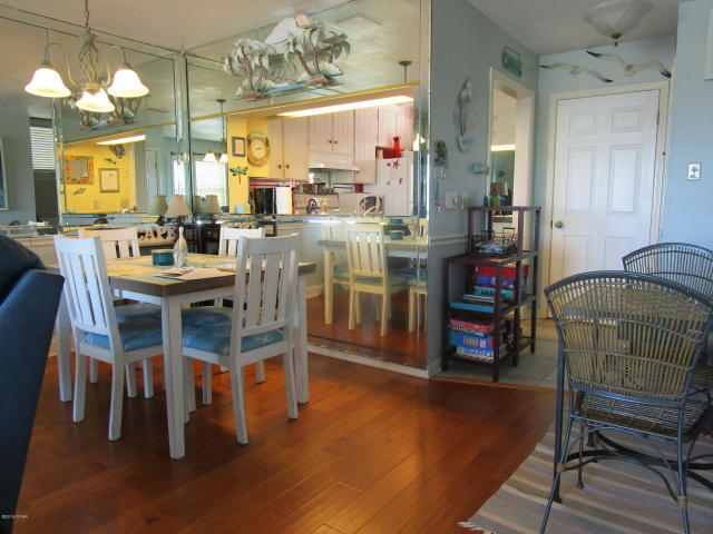 Shoreline 9 Townhouses - Residential