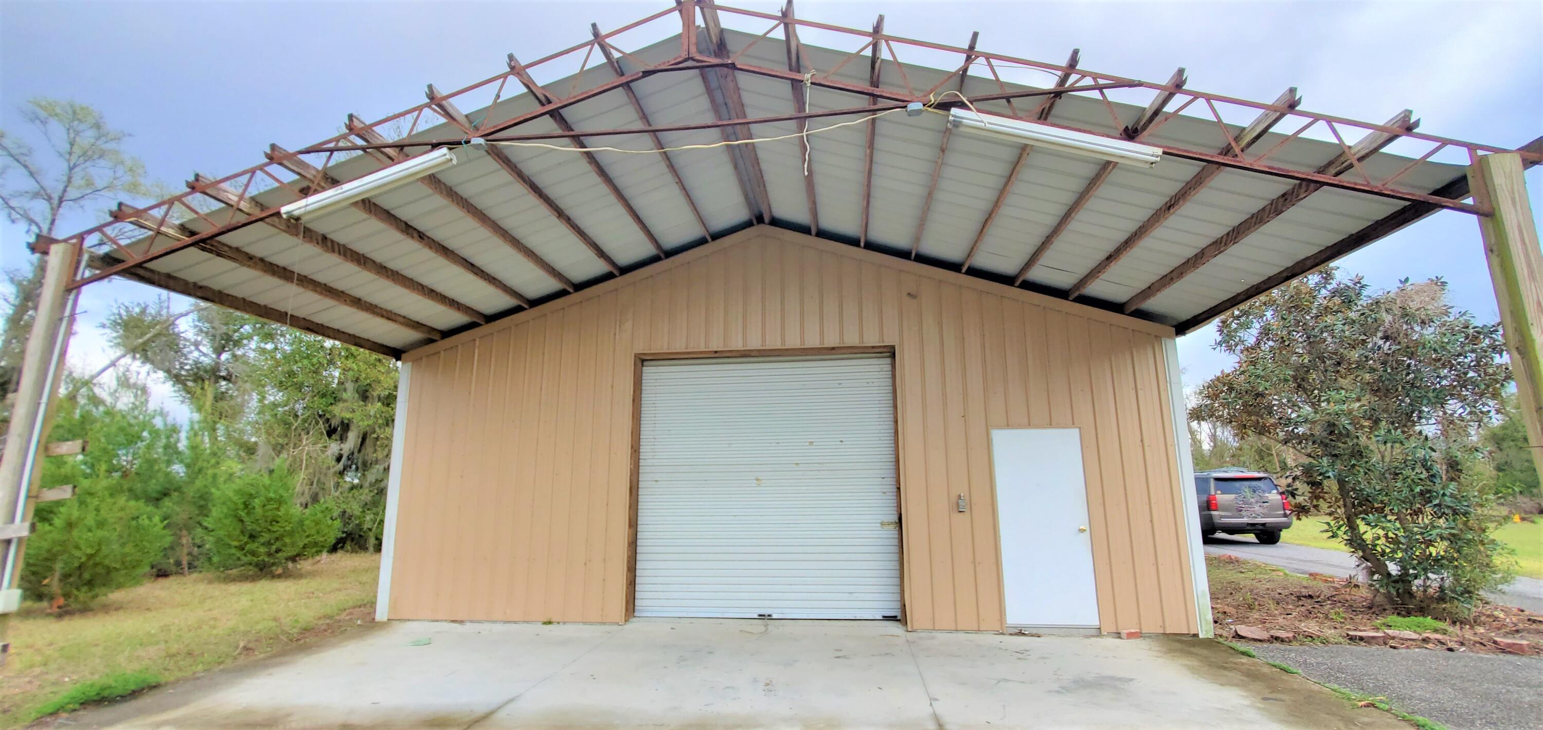 NO RECORDED SUBDIVISION - Residential