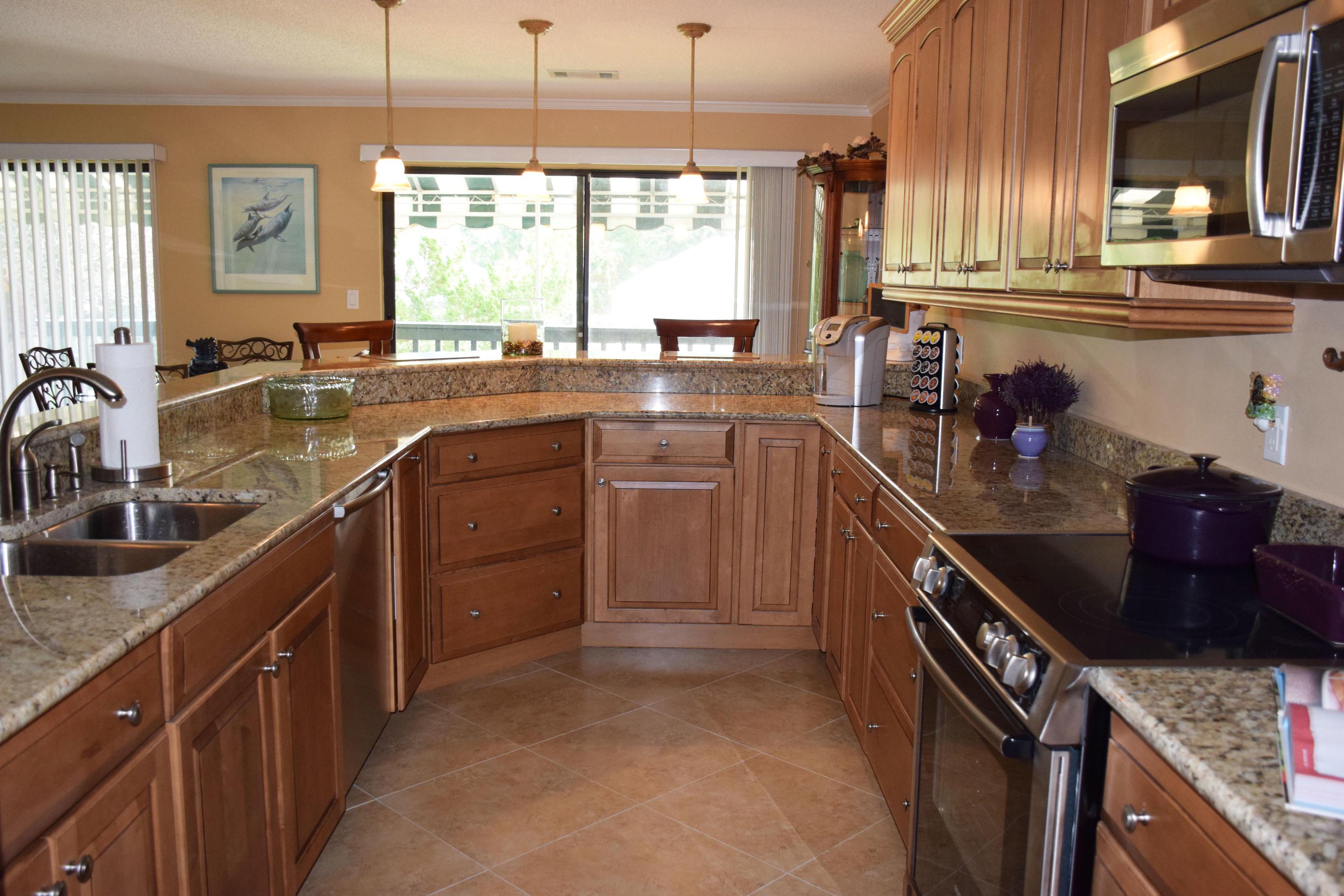 LAKESIDE CONDO AT BLUEWATER BAY - Residential