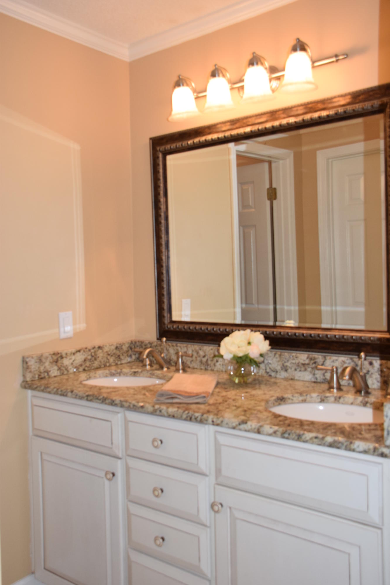 LAKESIDE CONDO AT BLUEWATER BAY - Residential