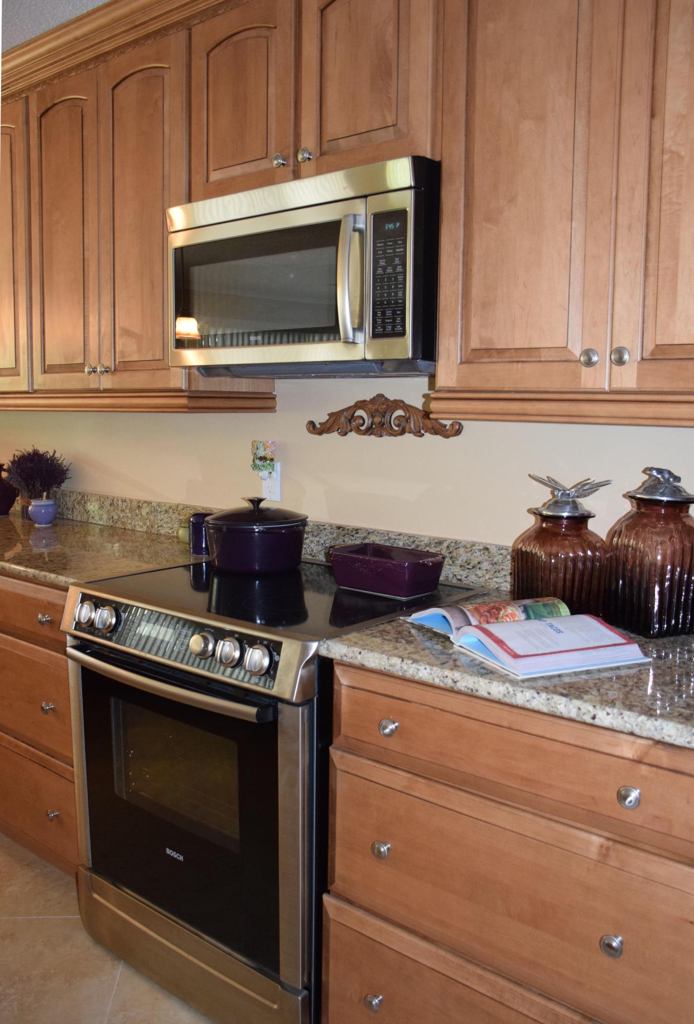 LAKESIDE CONDO AT BLUEWATER BAY - Residential