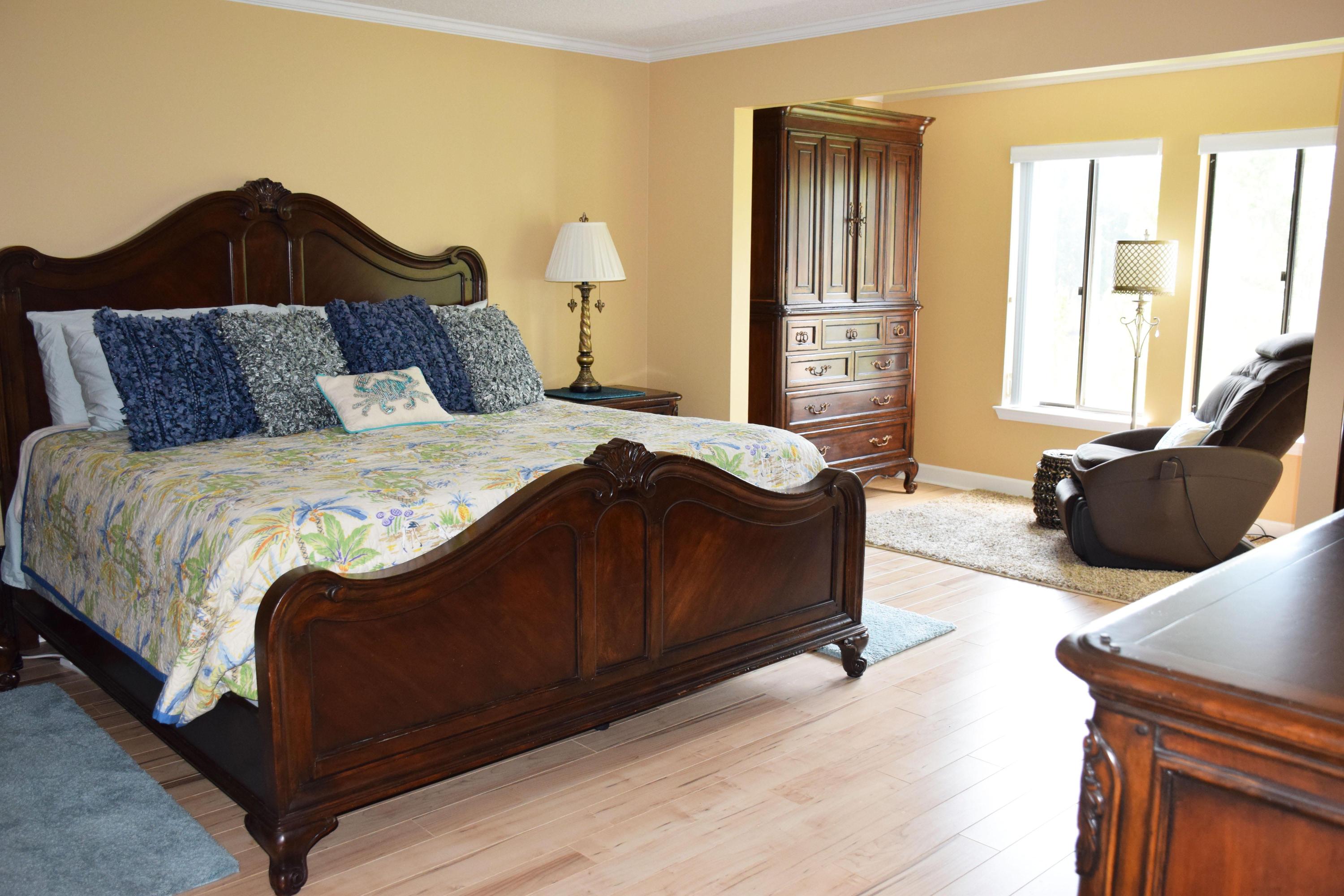 LAKESIDE CONDO AT BLUEWATER BAY - Residential