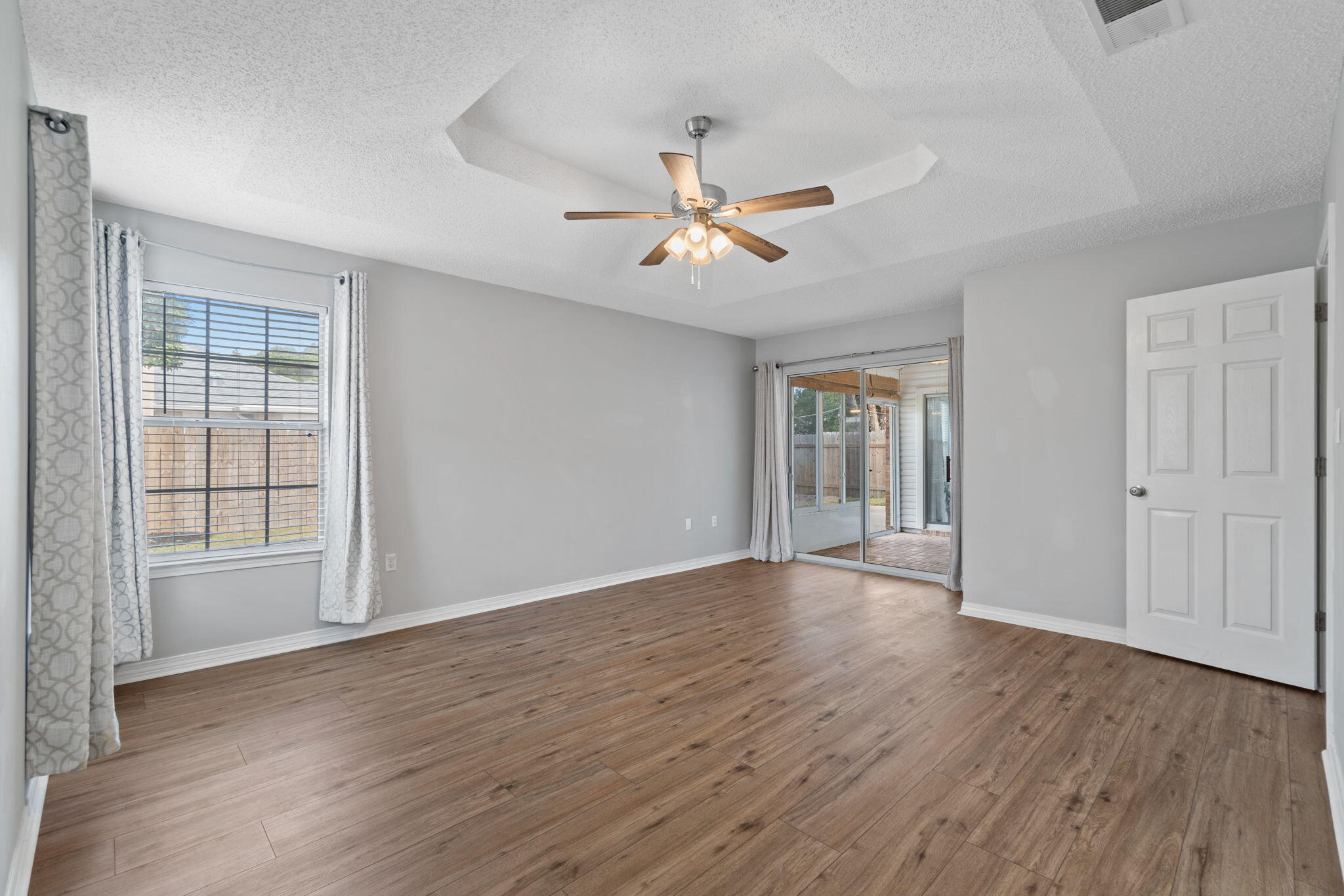 BAYSIDE - Residential Lease