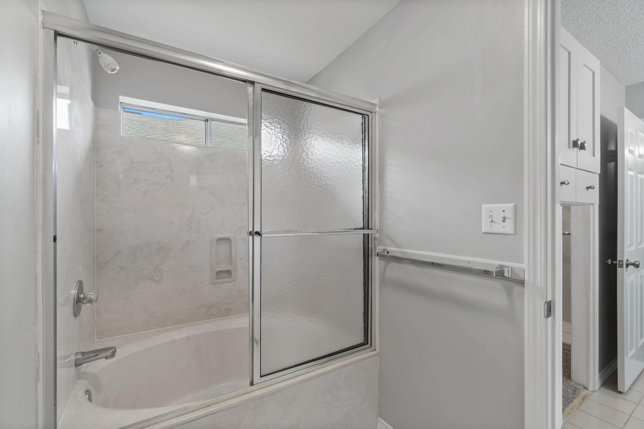 BAYSIDE - Residential Lease