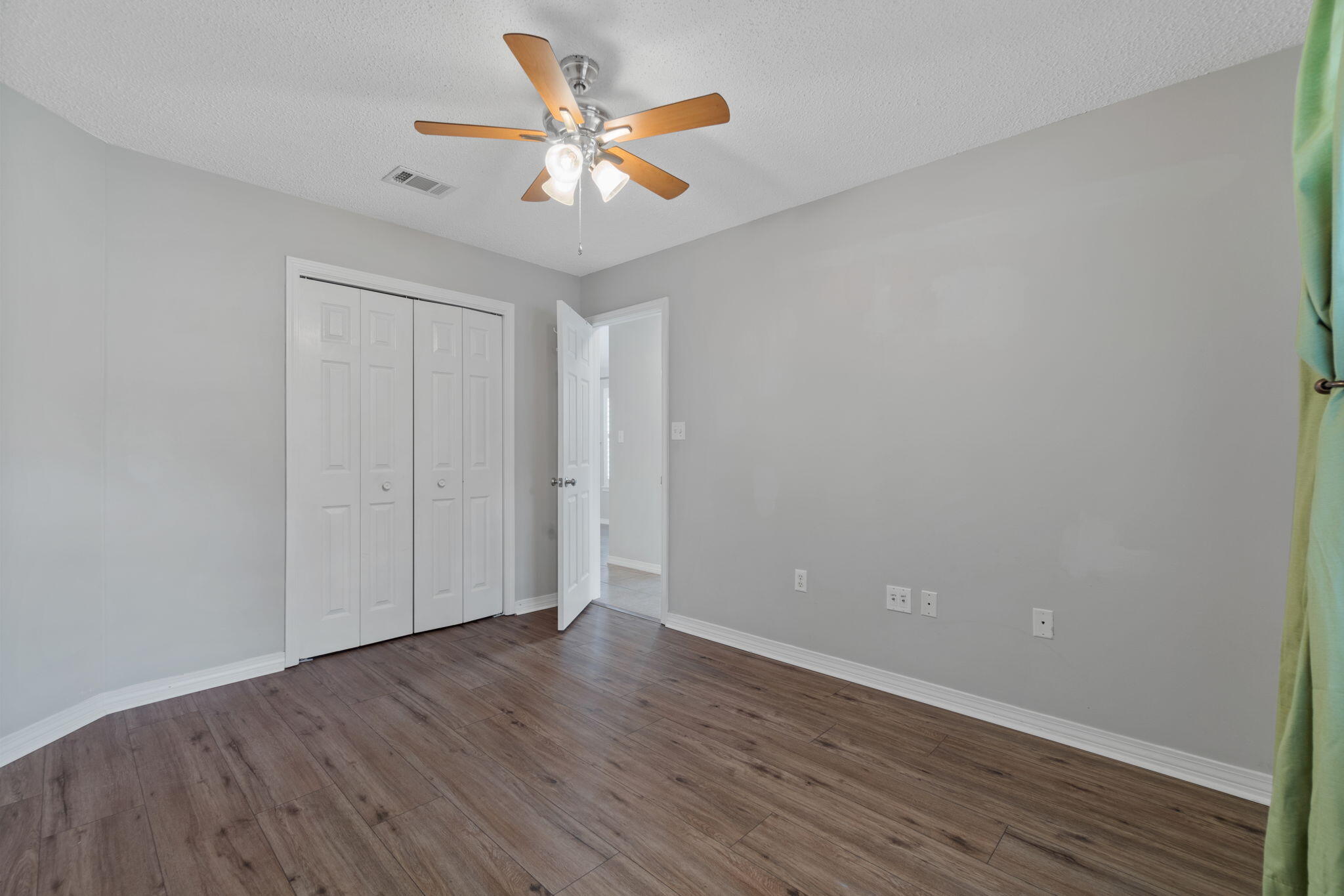 BAYSIDE - Residential Lease