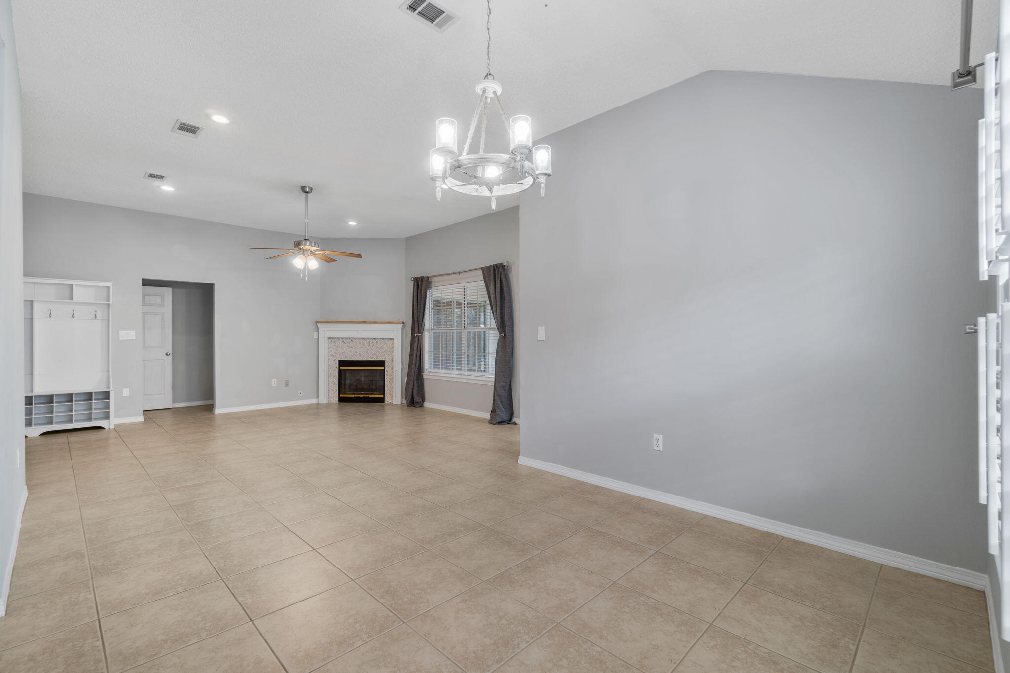 BAYSIDE - Residential Lease