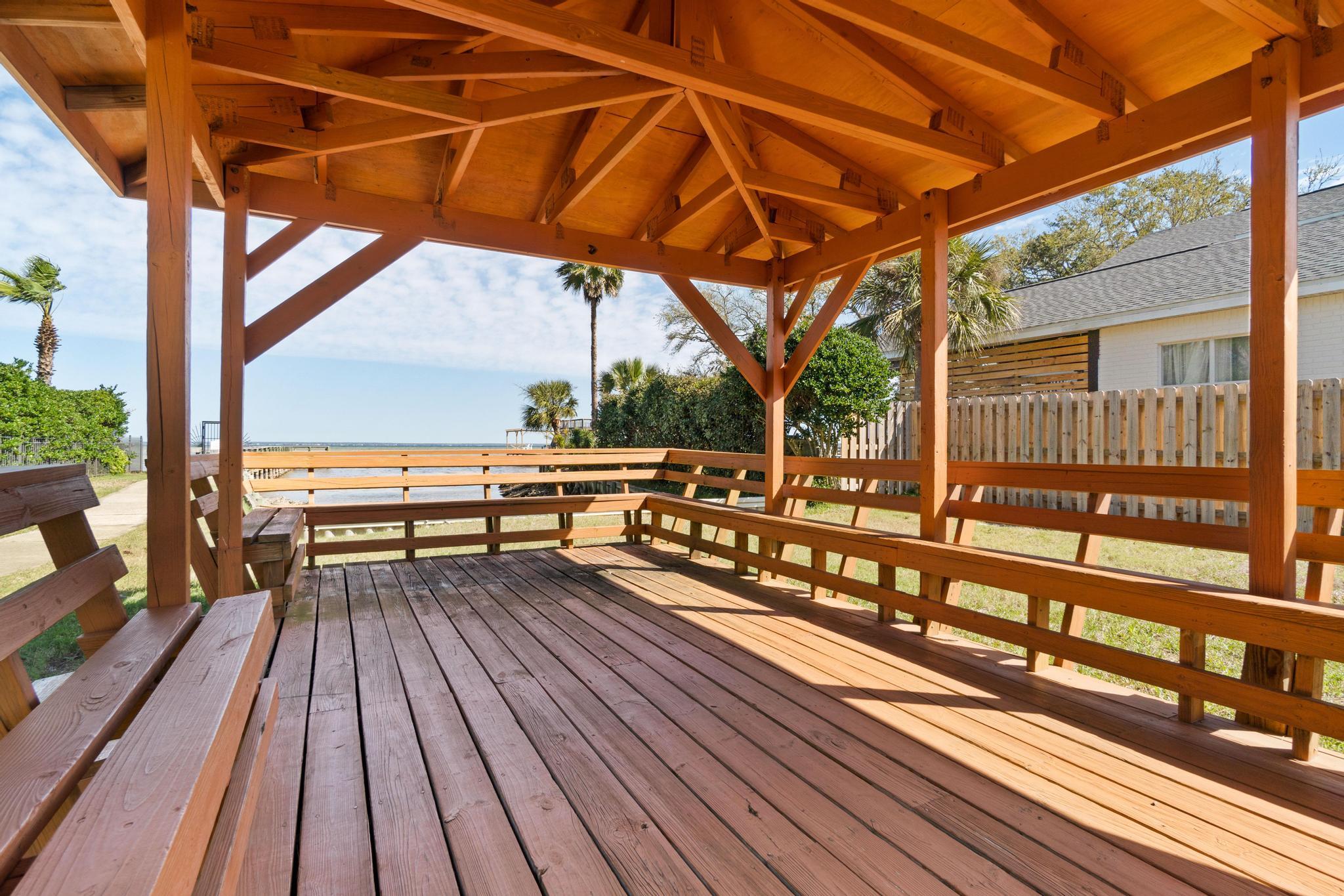 BAYSIDE - Residential Lease