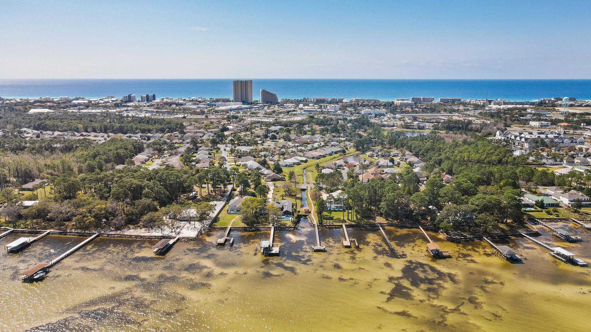 BAYSIDE - Residential Lease