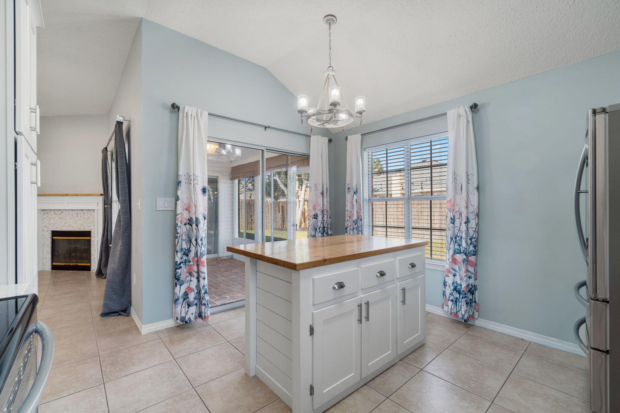 BAYSIDE - Residential Lease